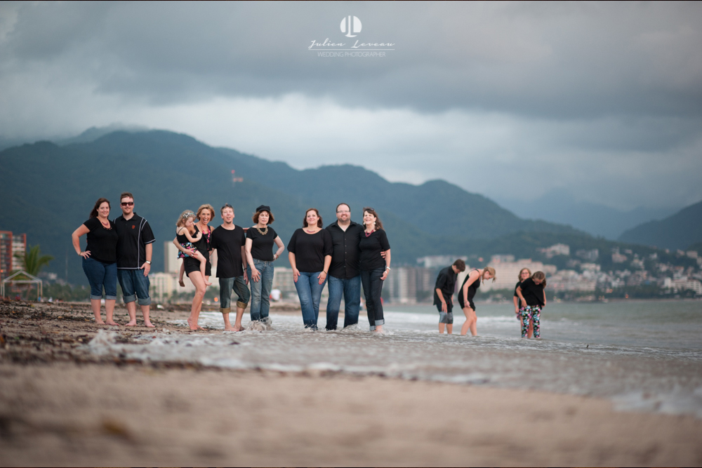 Family photo session on the beach in Puerto Vallarta