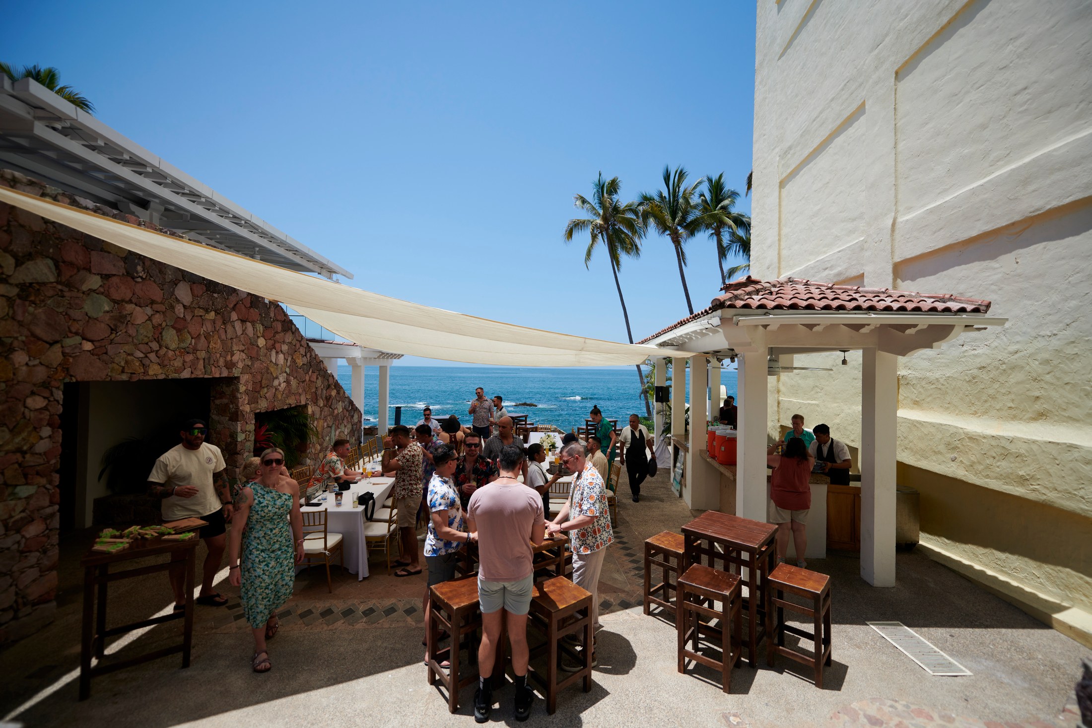 Brunch del día siguiente frente al mar en Puerto Vallarta — Anthony & Farzad — foto 2