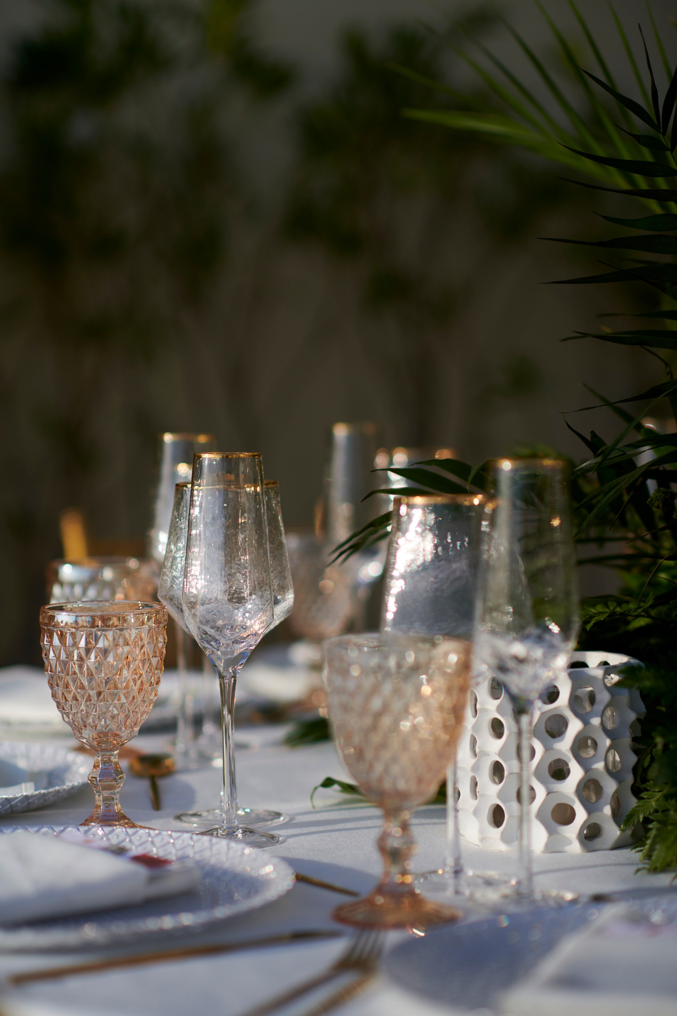 Decoración y flores de boda en una villa frente al mar en Puerto Vallarta — Anthony & Farzad — foto 9