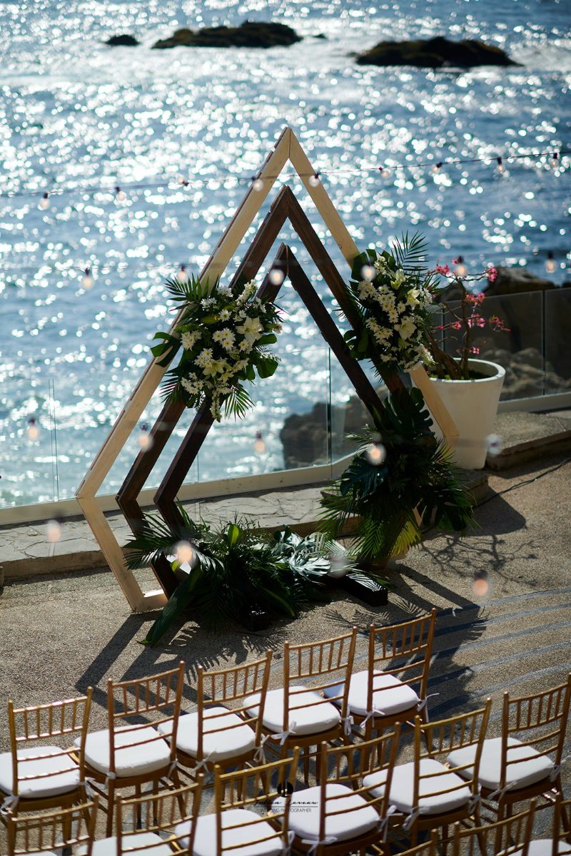 Wedding décor and florals at an oceanfront villa in Puerto Vallarta — Anthony & Farzad — photo 4