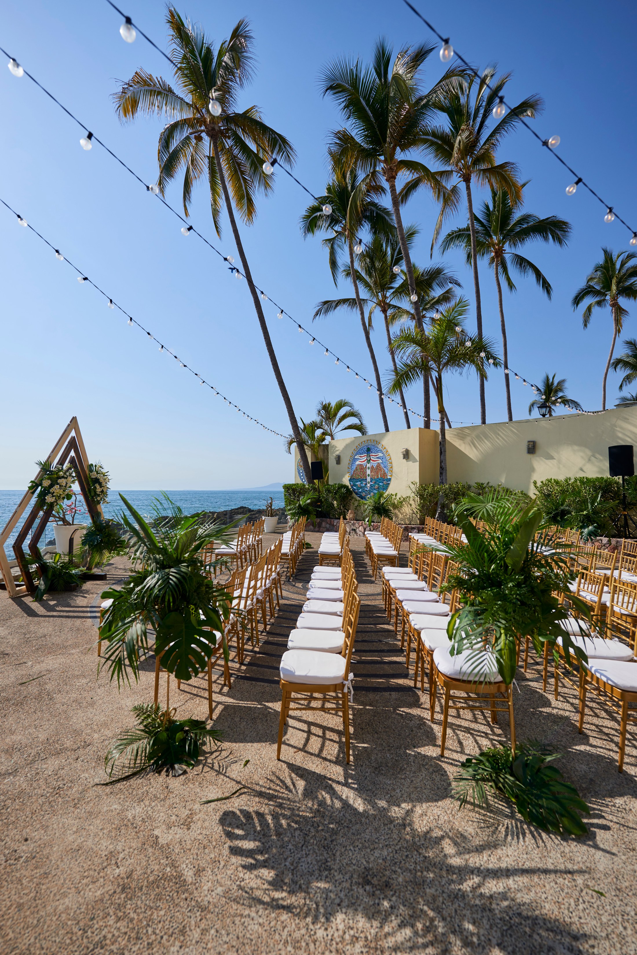 Ceremonia de boda entre hombres en una villa frente al mar en Puerto Vallarta — Anthony & Farzad — foto 18