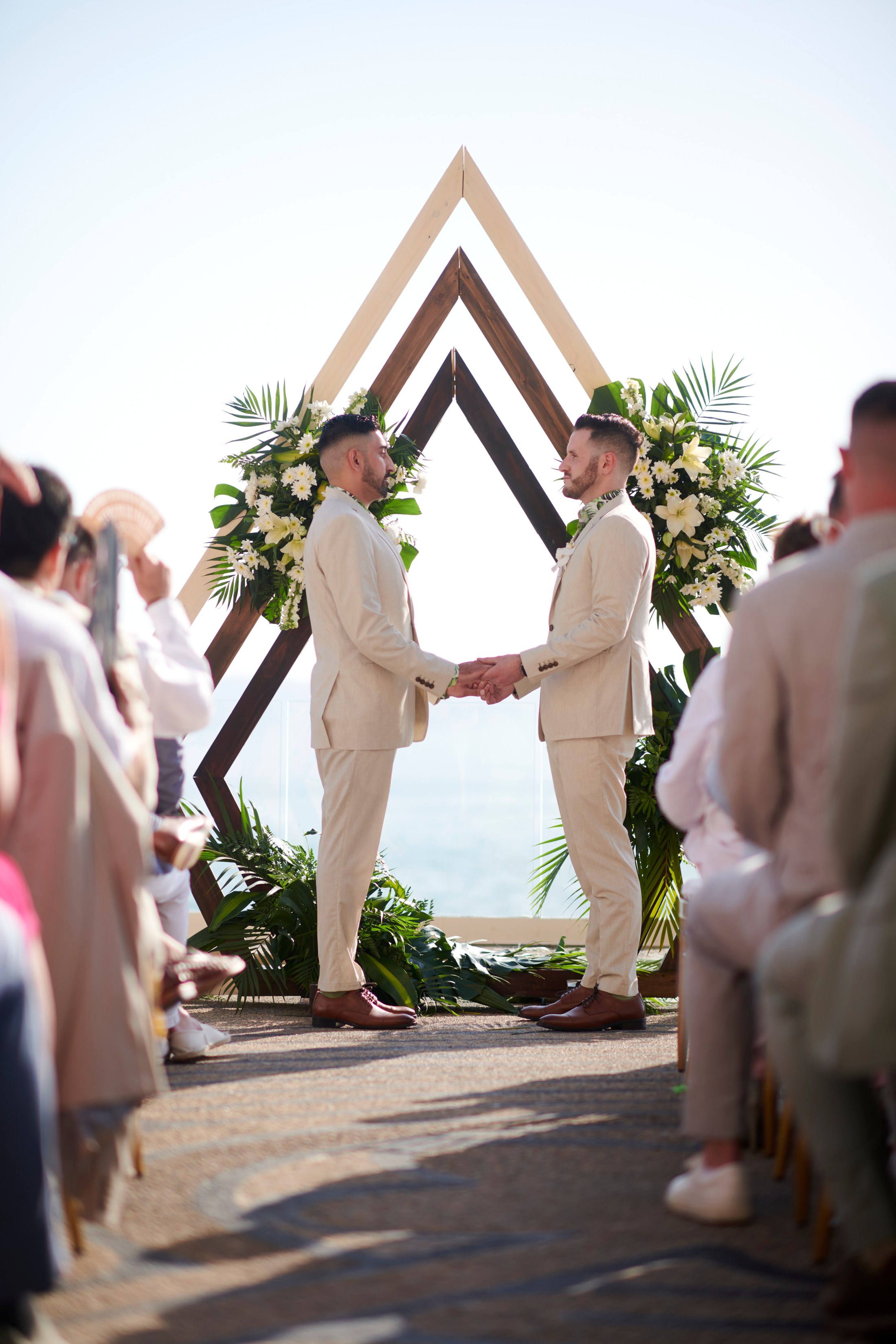 Ceremonia de boda entre hombres en una villa frente al mar en Puerto Vallarta — Anthony & Farzad — foto 79
