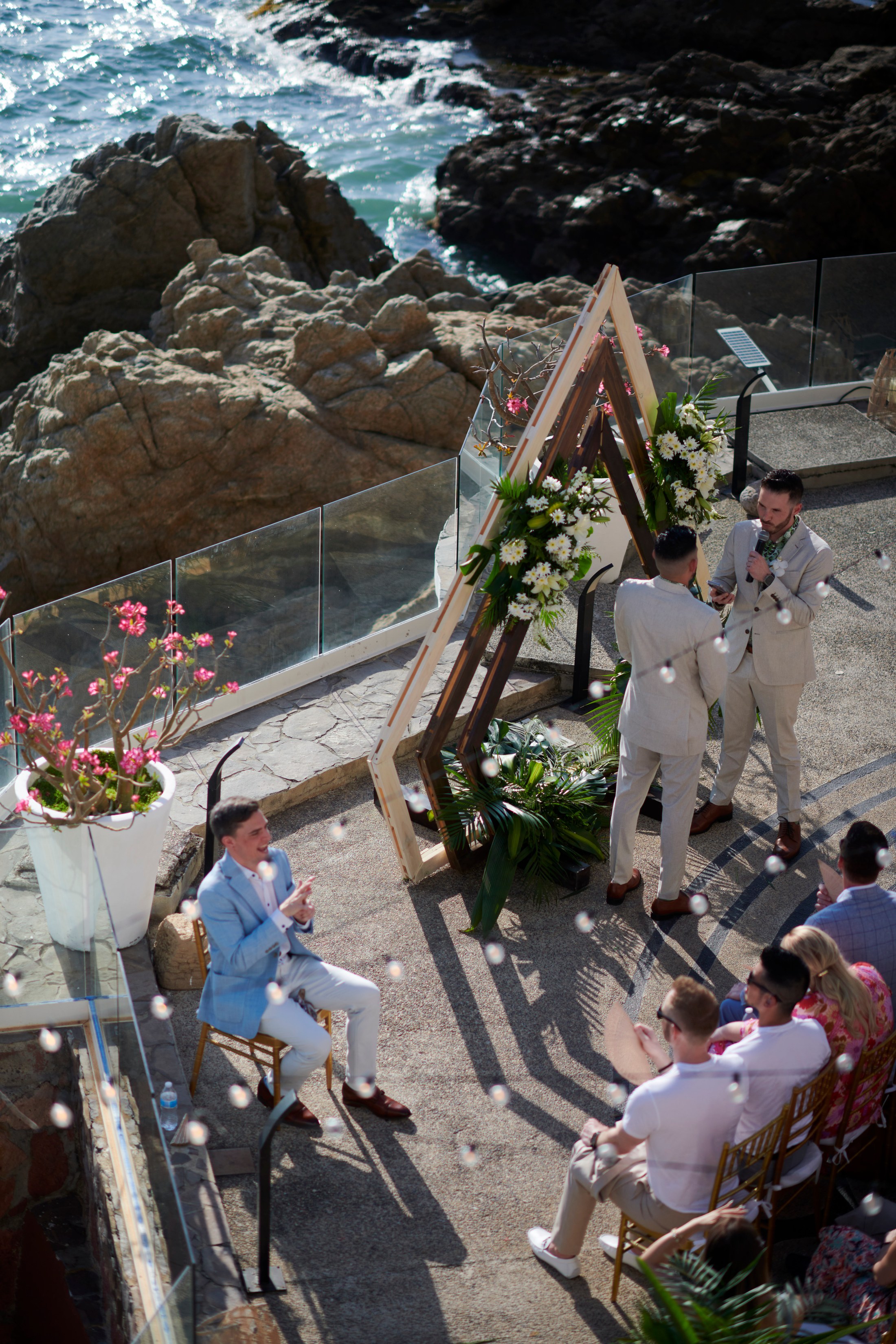 Ceremonia de boda entre hombres en una villa frente al mar en Puerto Vallarta — Anthony & Farzad — foto 90