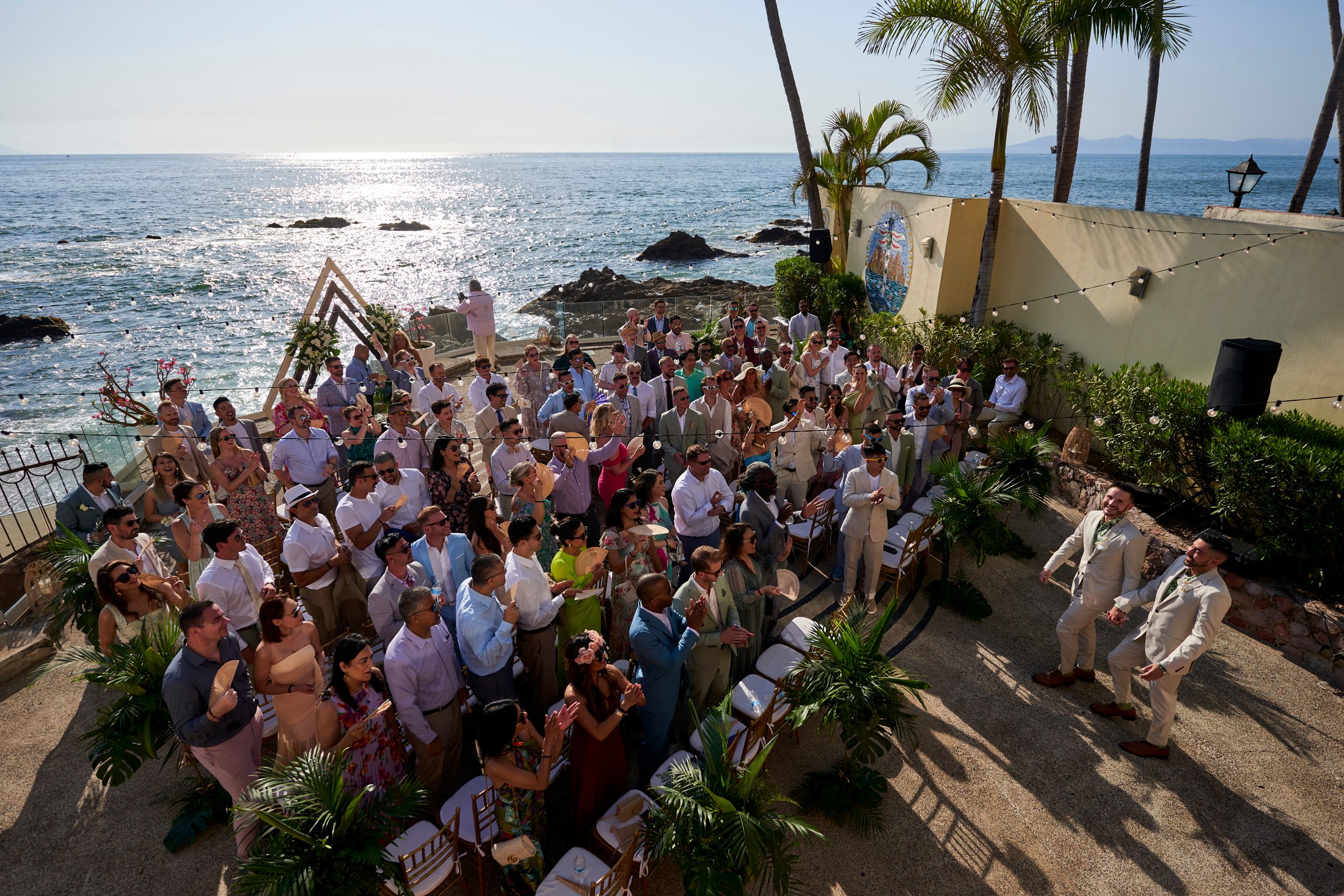 Ceremonia de boda entre hombres en una villa frente al mar en Puerto Vallarta — Anthony & Farzad — foto 107