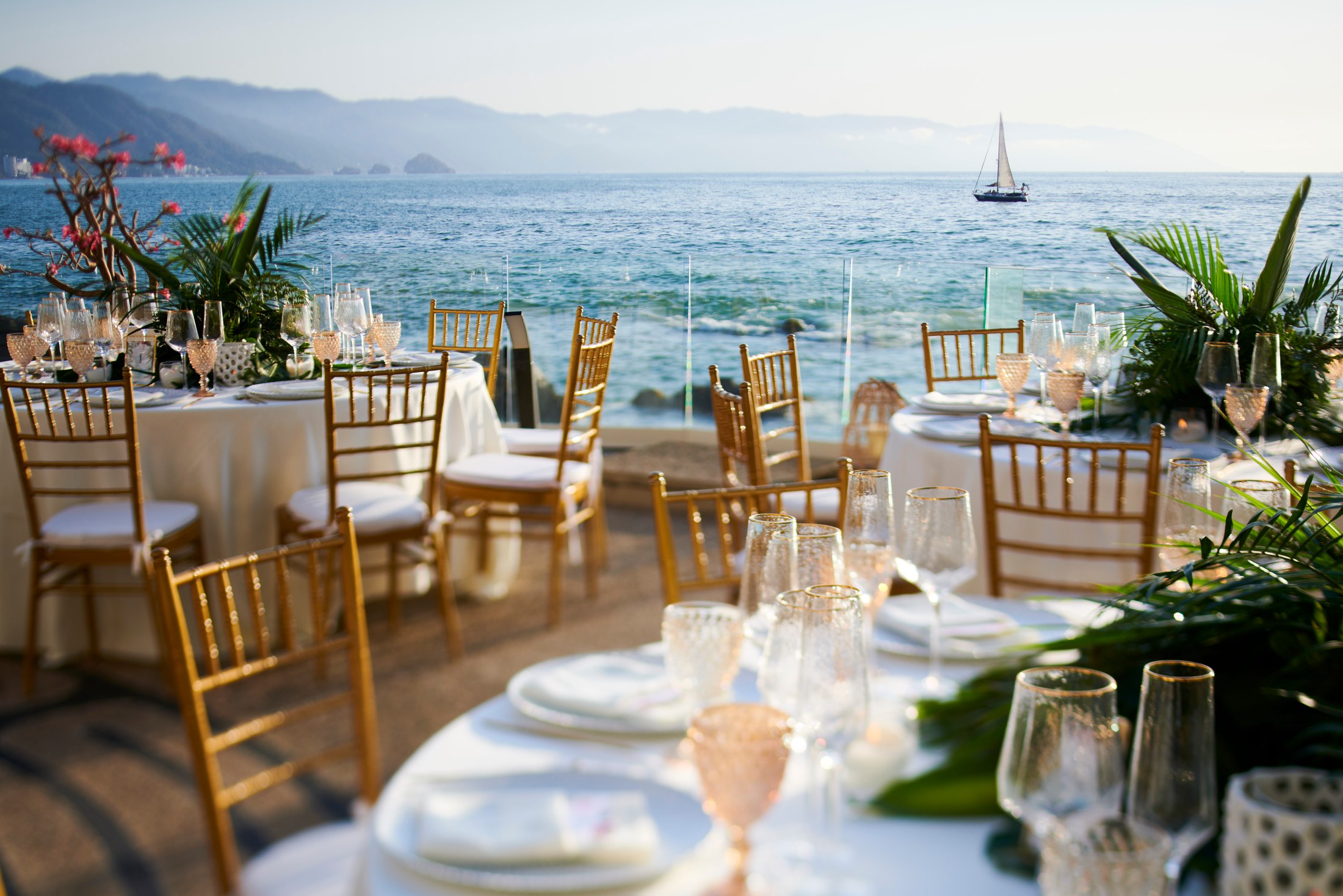 Ceremonia de boda entre hombres en una villa frente al mar en Puerto Vallarta — Anthony & Farzad — foto 143