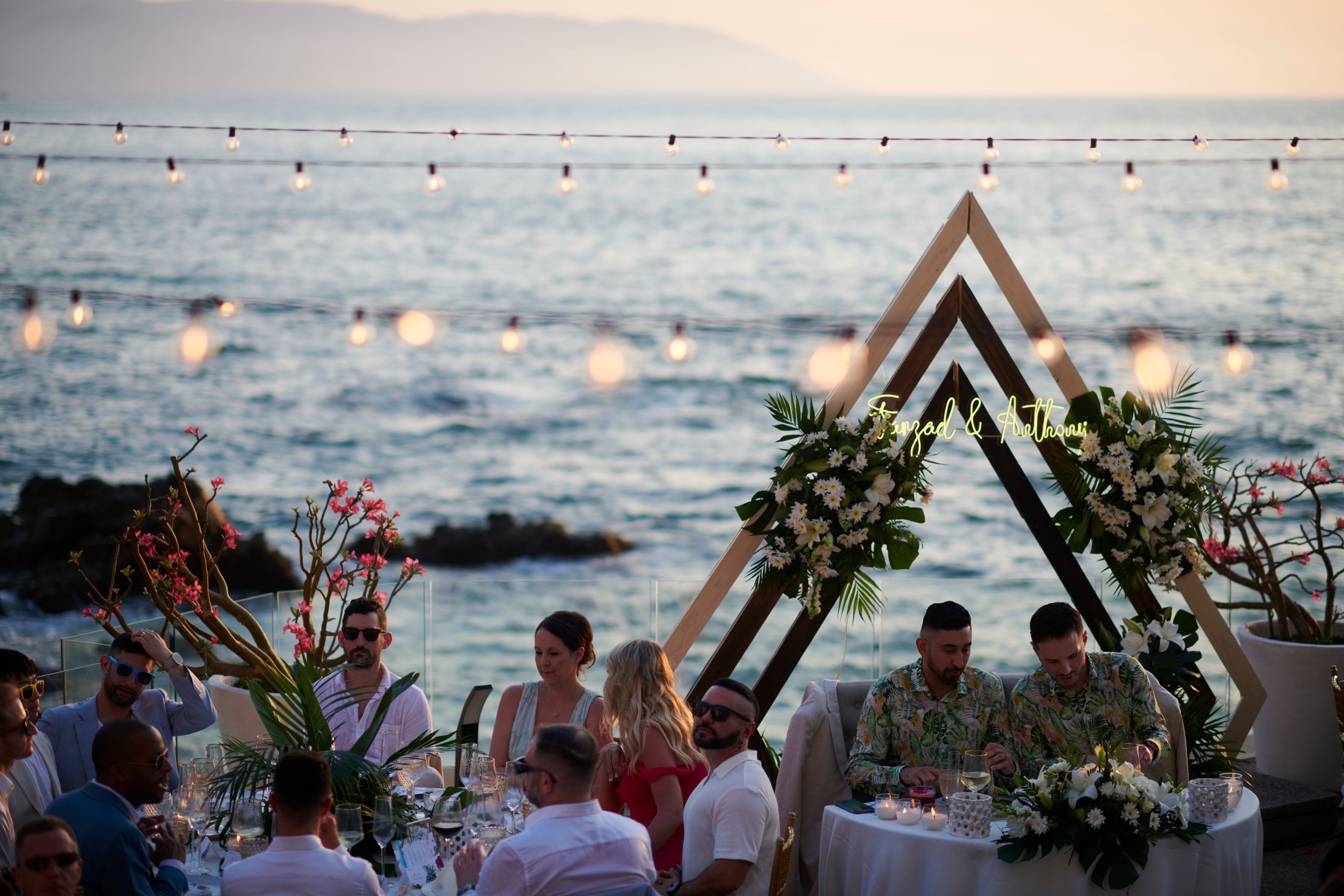 Ceremonia de boda entre hombres en una villa frente al mar en Puerto Vallarta — Anthony & Farzad — foto 184