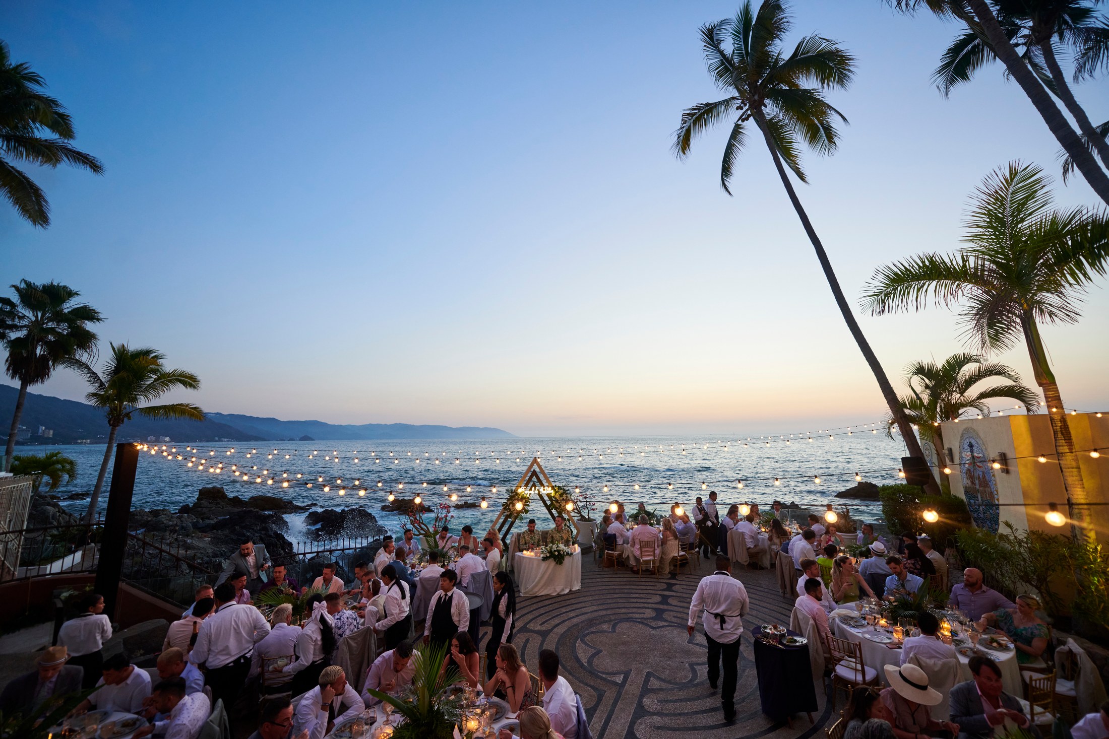 Ceremonia de boda entre hombres en una villa frente al mar en Puerto Vallarta — Anthony & Farzad — foto 186