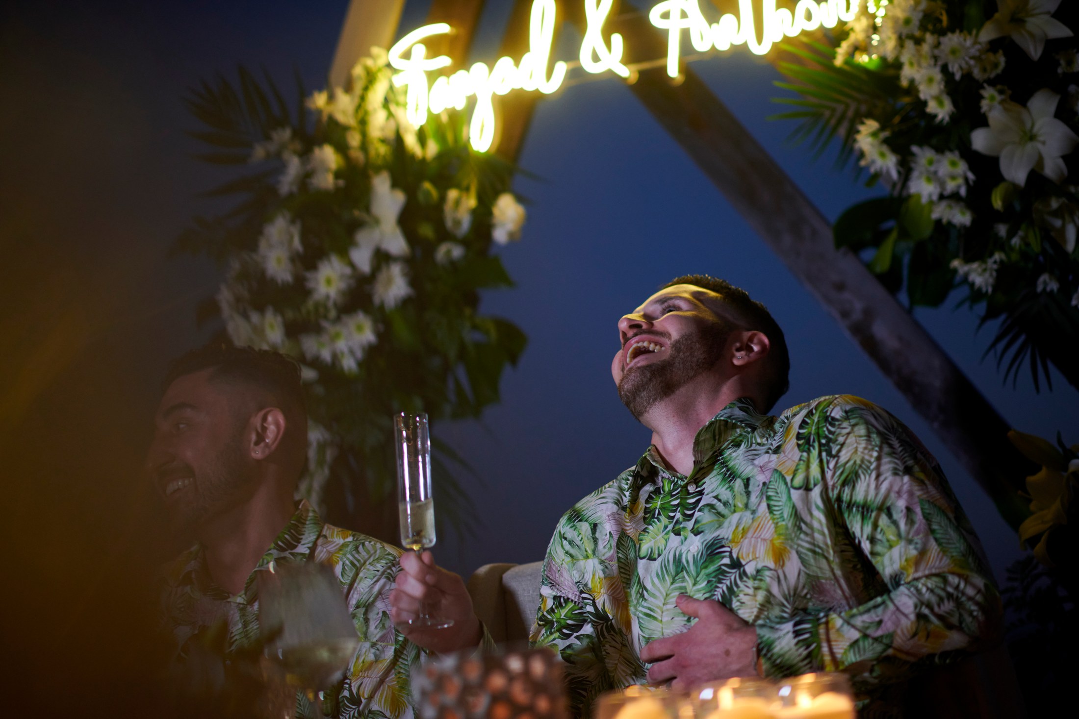 Fiesta de boda LGBTQ+ sobre el Pacífico en Puerto Vallarta — Anthony & Farzad — foto 3