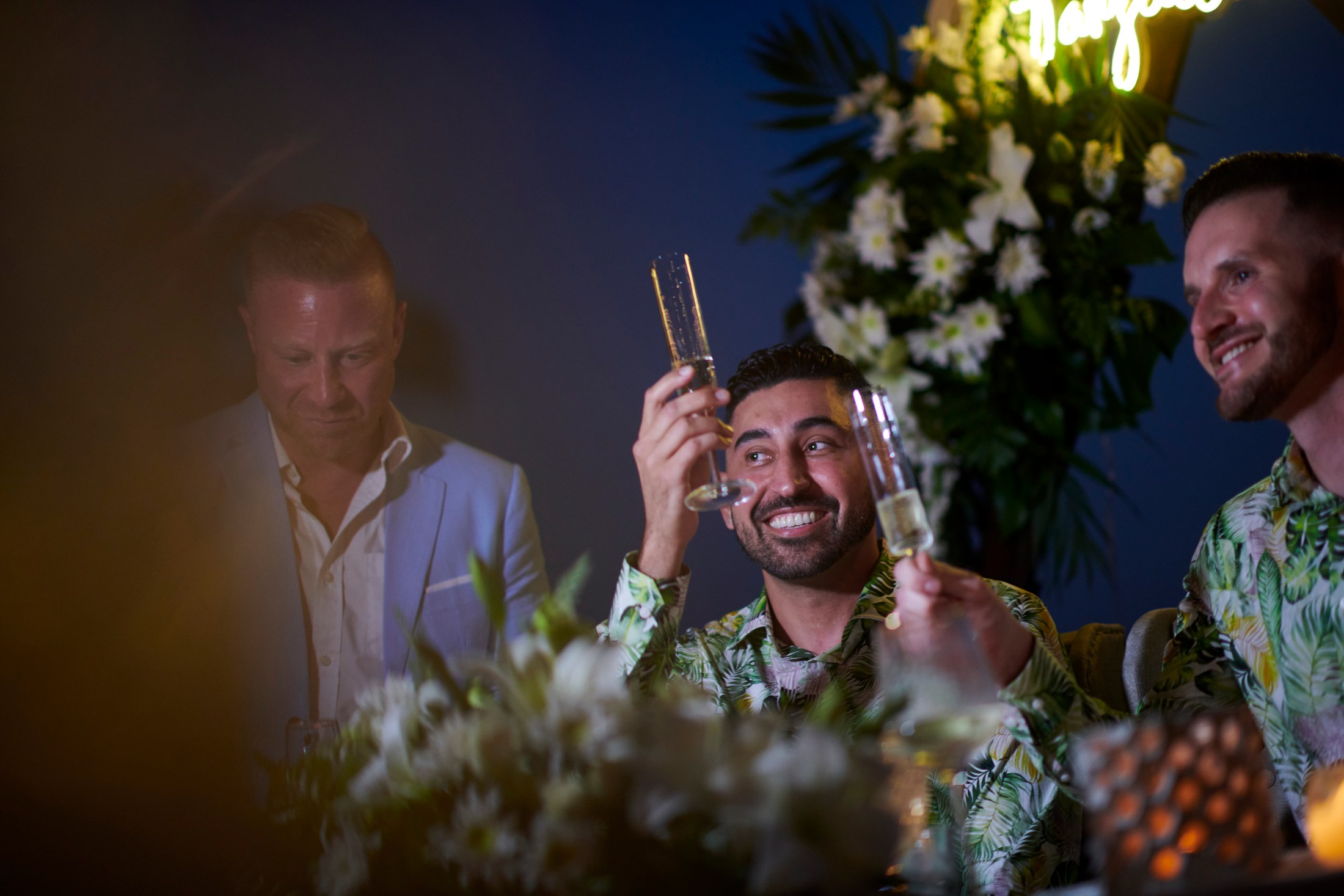 Fiesta de boda LGBTQ+ sobre el Pacífico en Puerto Vallarta — Anthony & Farzad — foto 5