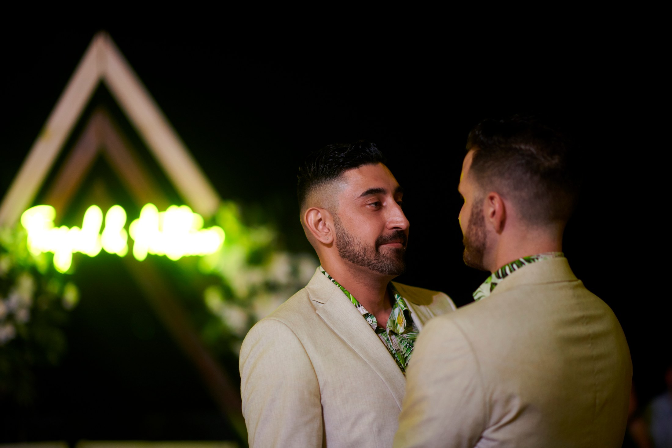 Fiesta de boda LGBTQ+ sobre el Pacífico en Puerto Vallarta — Anthony & Farzad — foto 17