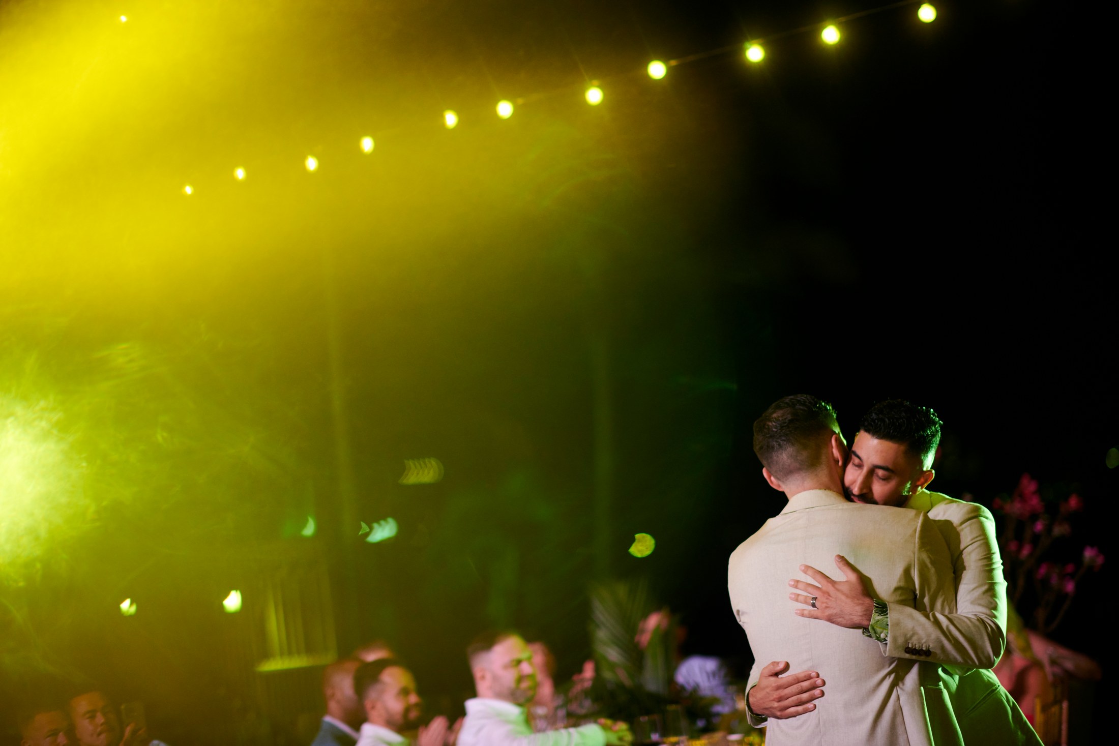 Fiesta de boda LGBTQ+ sobre el Pacífico en Puerto Vallarta — Anthony & Farzad — foto 21