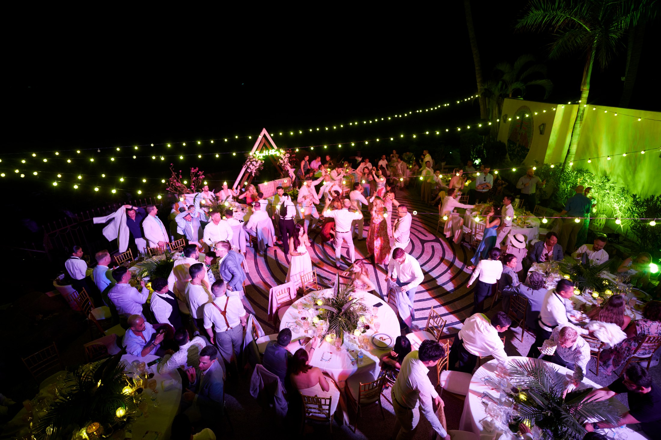 Fiesta de boda LGBTQ+ sobre el Pacífico en Puerto Vallarta — Anthony & Farzad — foto 26