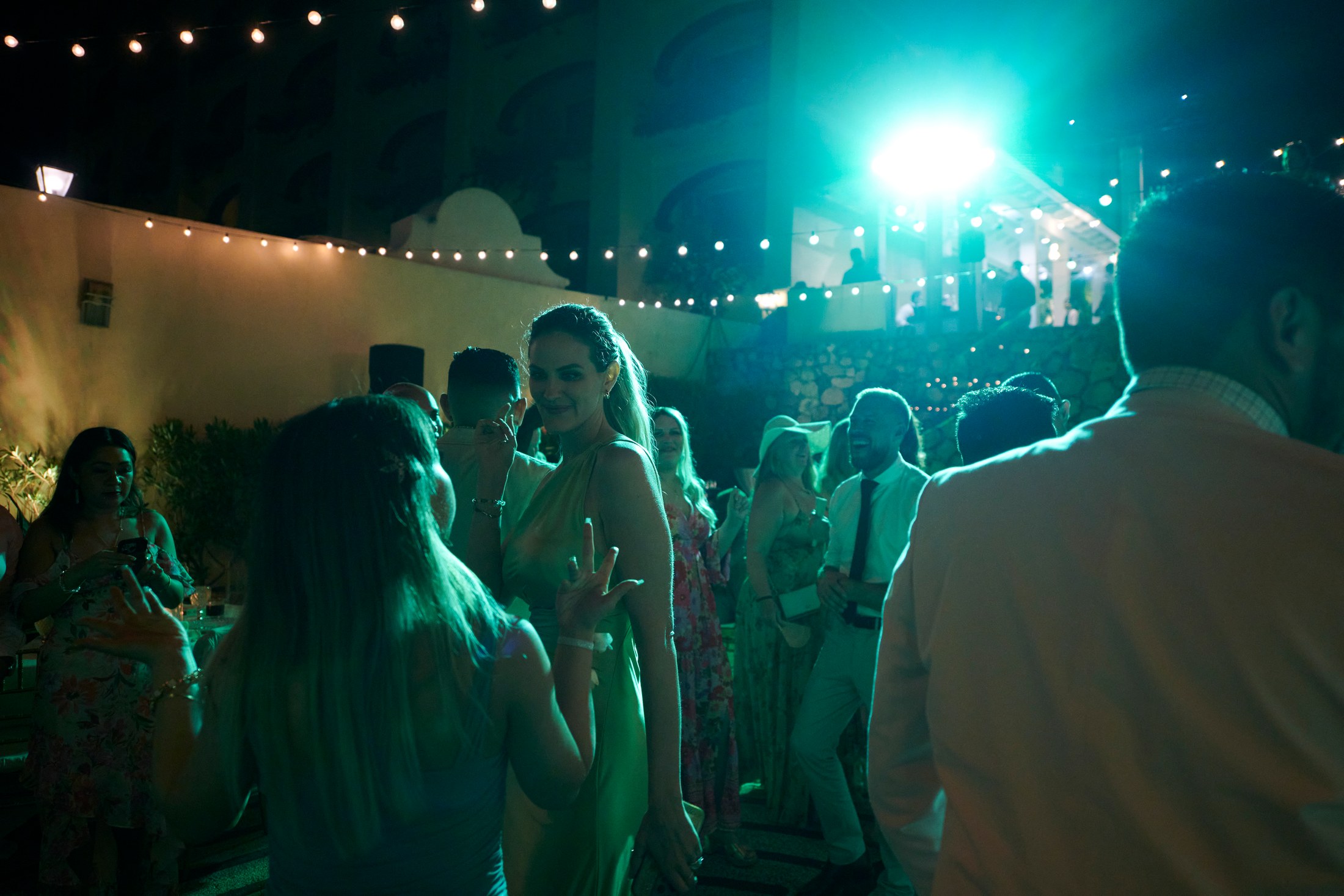 Fiesta de boda LGBTQ+ sobre el Pacífico en Puerto Vallarta — Anthony & Farzad — foto 27