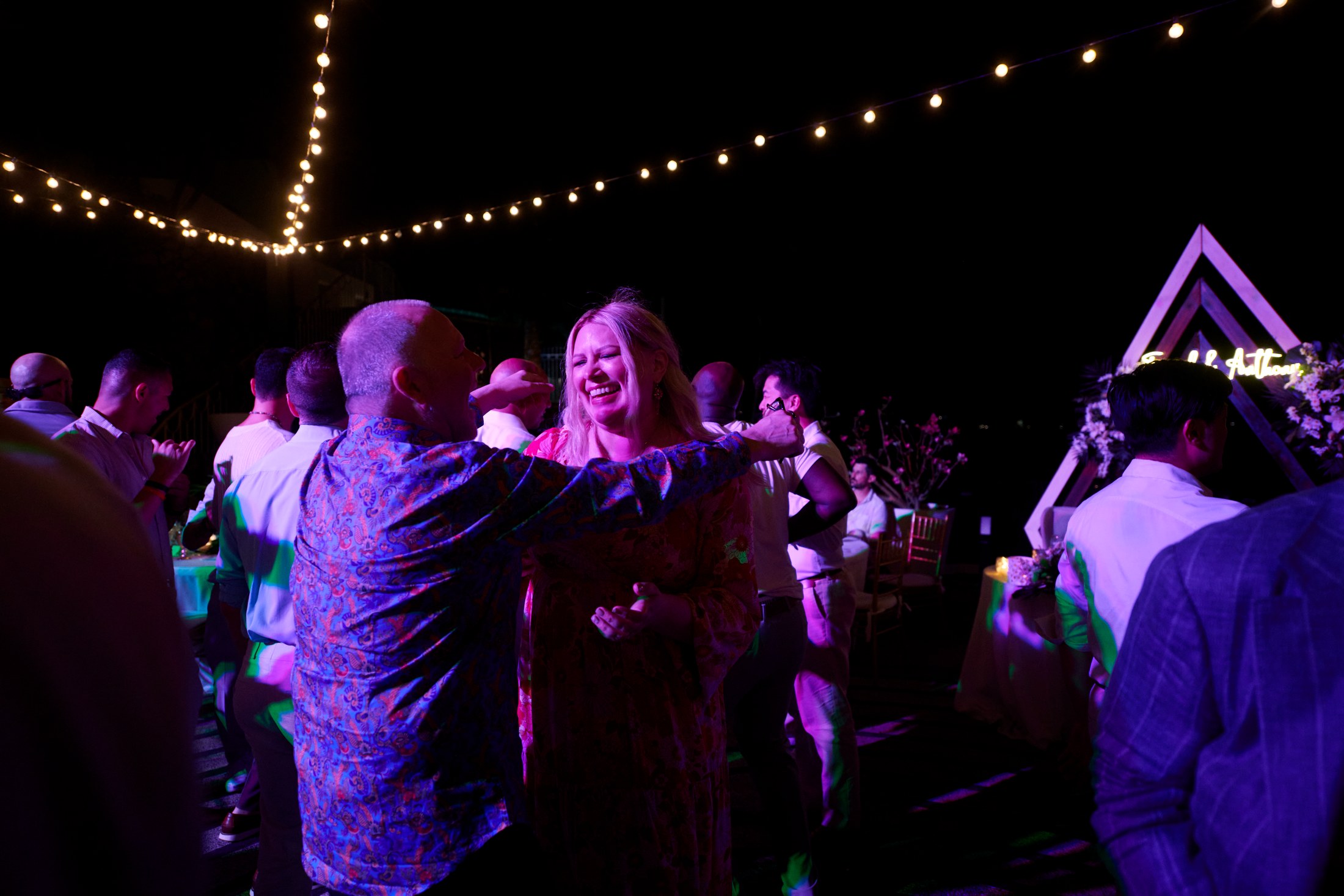 Fiesta de boda LGBTQ+ sobre el Pacífico en Puerto Vallarta — Anthony & Farzad — foto 28