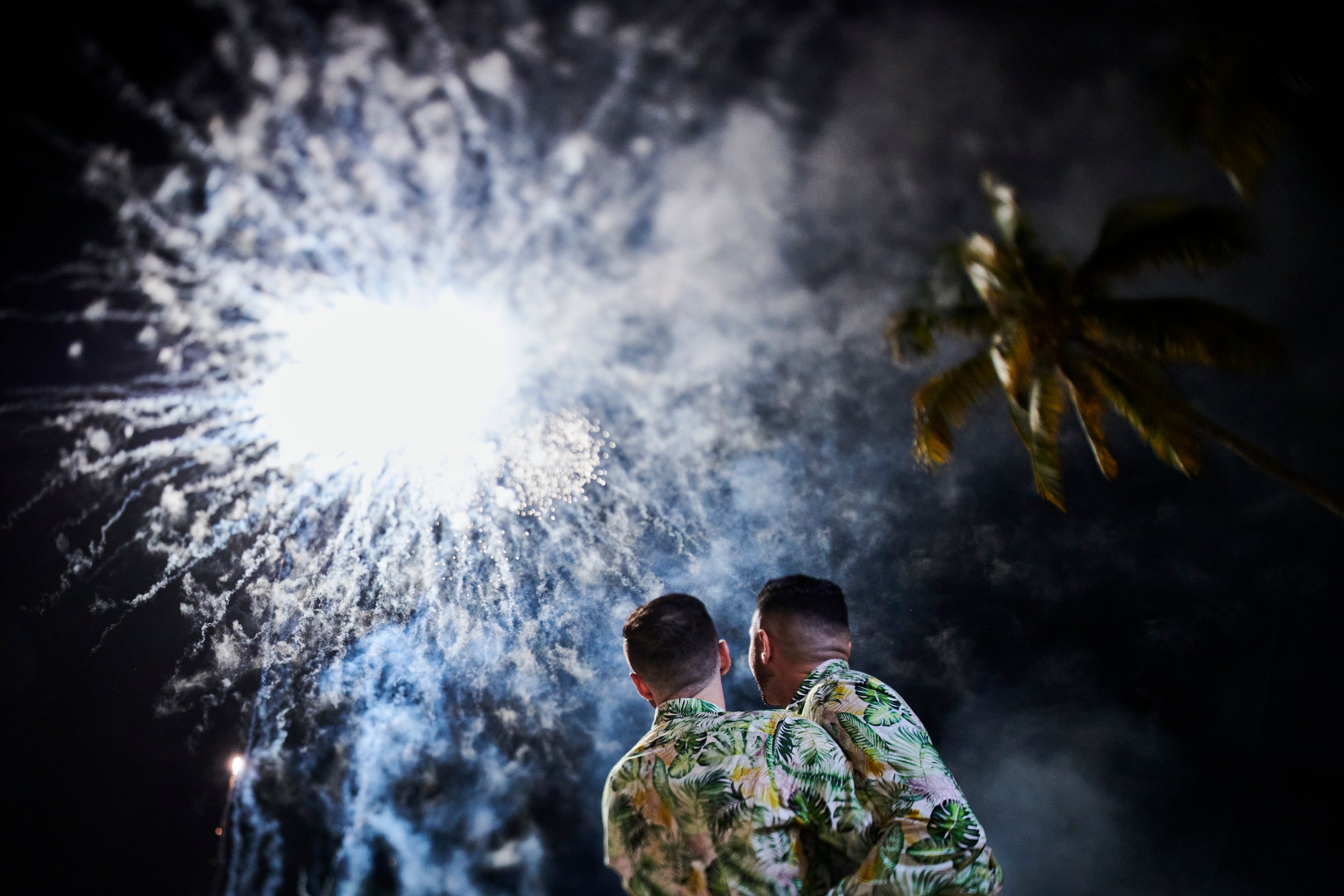 Fiesta de boda LGBTQ+ sobre el Pacífico en Puerto Vallarta — Anthony & Farzad — foto 34