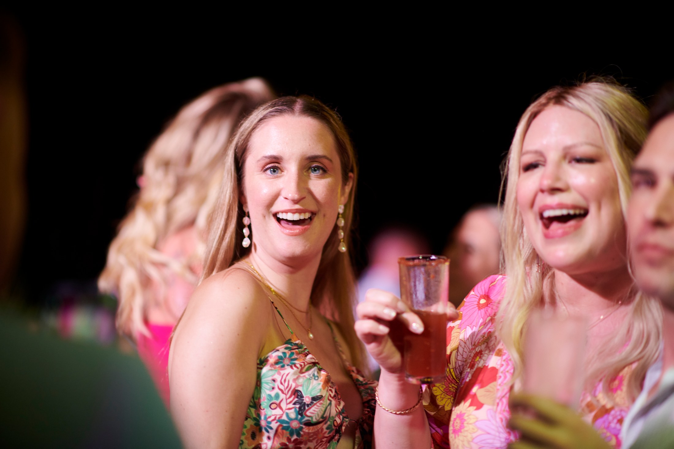 Fiesta de boda LGBTQ+ sobre el Pacífico en Puerto Vallarta — Anthony & Farzad — foto 36