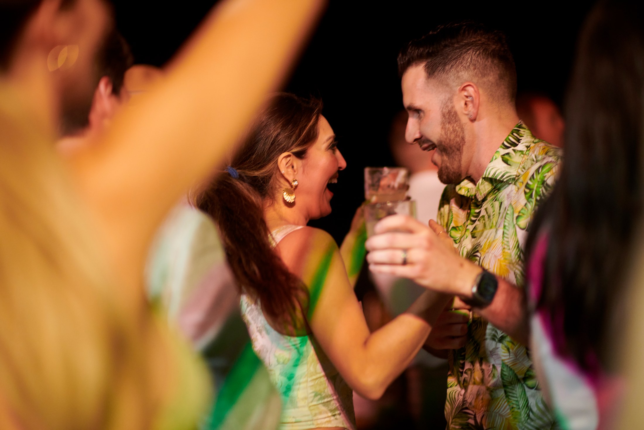 Fiesta de boda LGBTQ+ sobre el Pacífico en Puerto Vallarta — Anthony & Farzad — foto 50