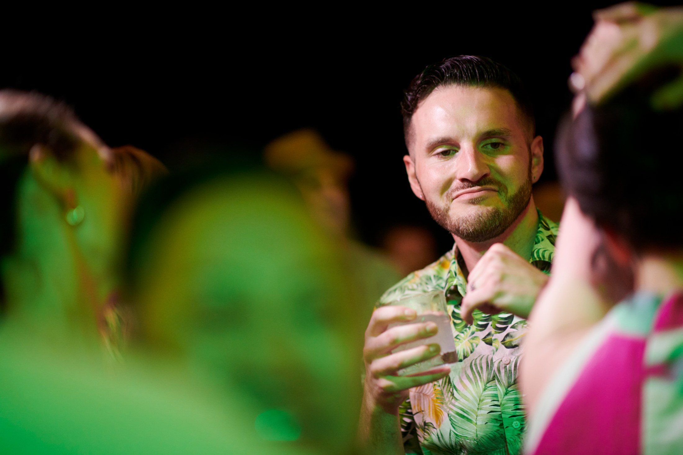 Fiesta de boda LGBTQ+ sobre el Pacífico en Puerto Vallarta — Anthony & Farzad — foto 51