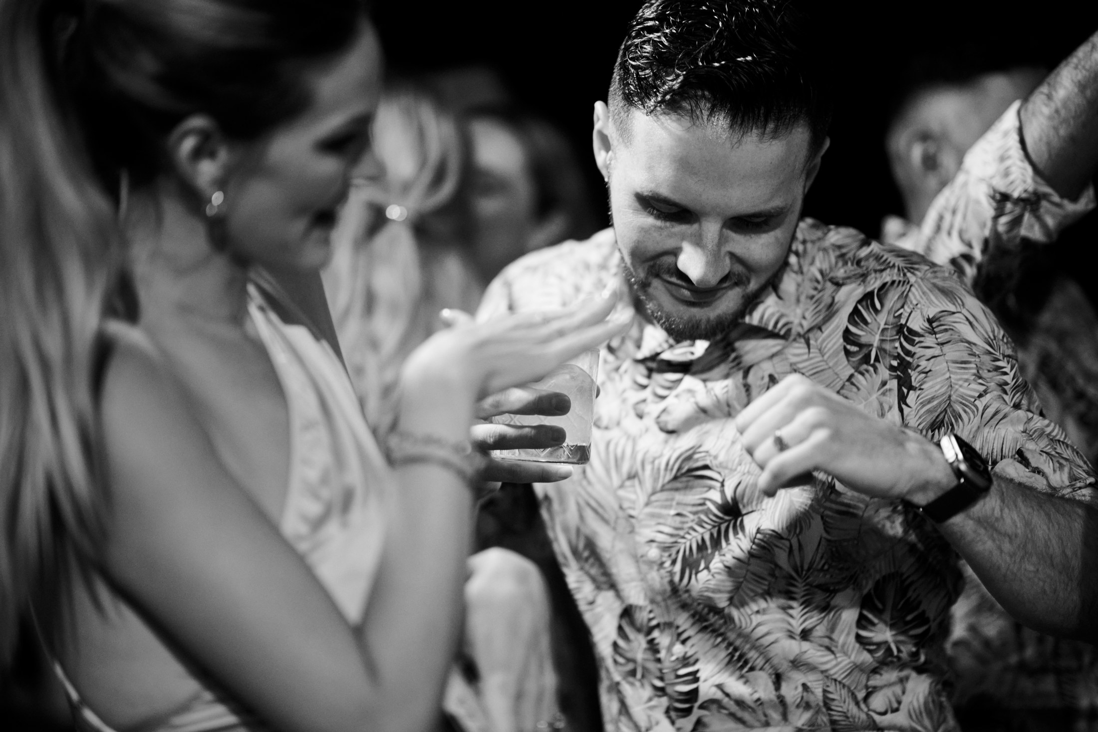 Fiesta de boda LGBTQ+ sobre el Pacífico en Puerto Vallarta — Anthony & Farzad — foto 52
