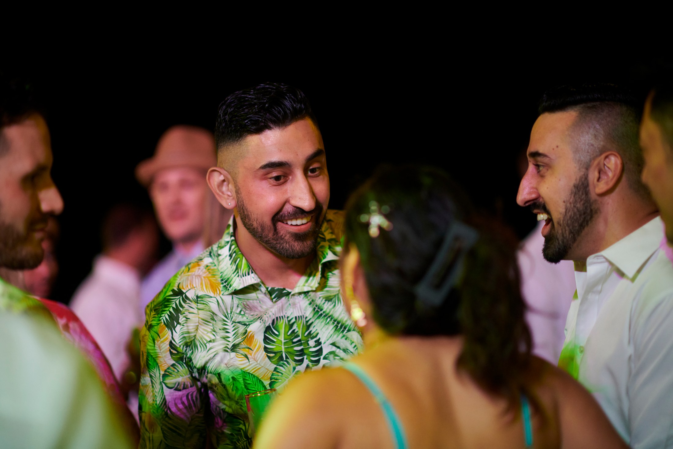 Fiesta de boda LGBTQ+ sobre el Pacífico en Puerto Vallarta — Anthony & Farzad — foto 53