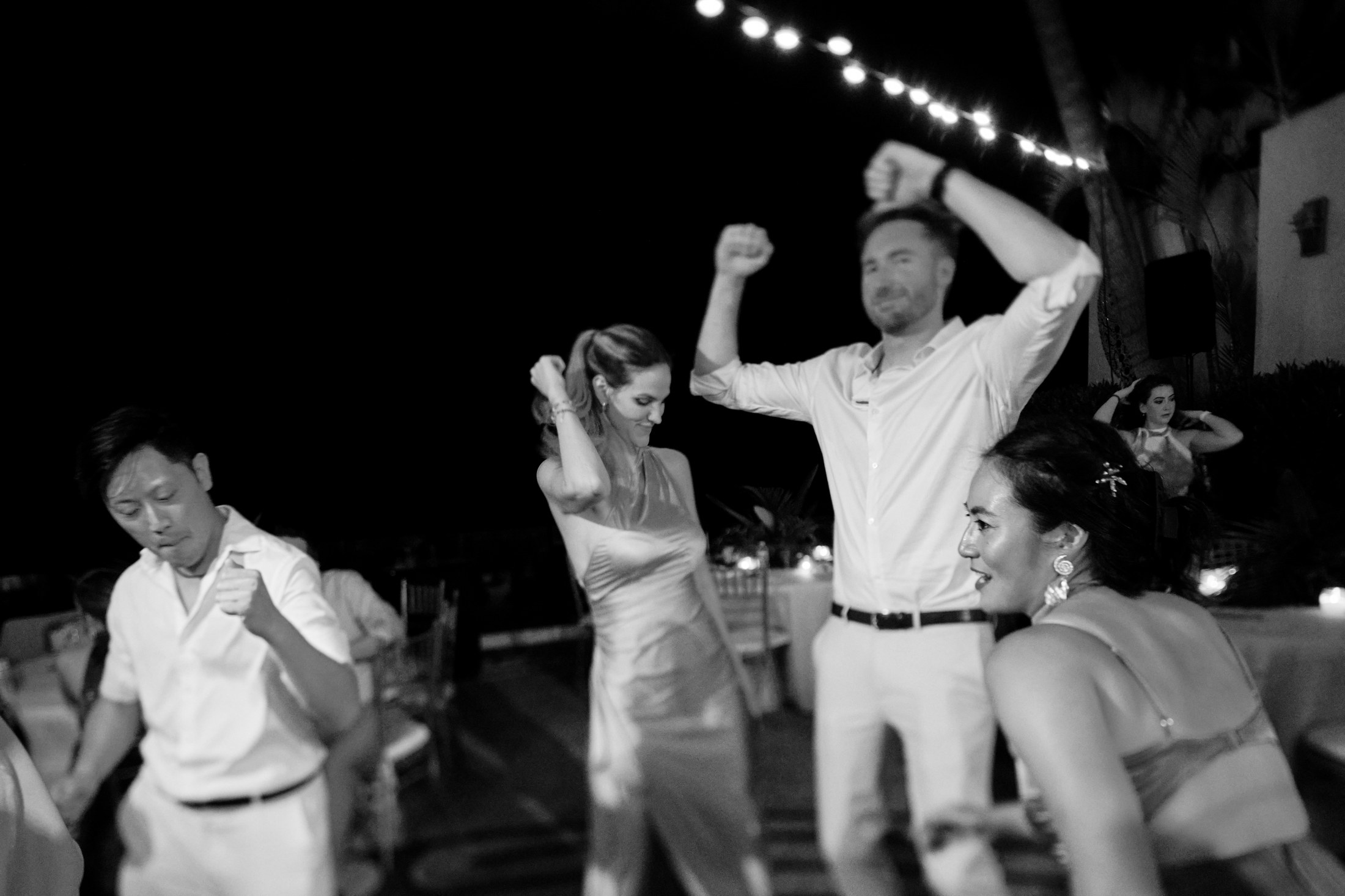 Fiesta de boda LGBTQ+ sobre el Pacífico en Puerto Vallarta — Anthony & Farzad — foto 63