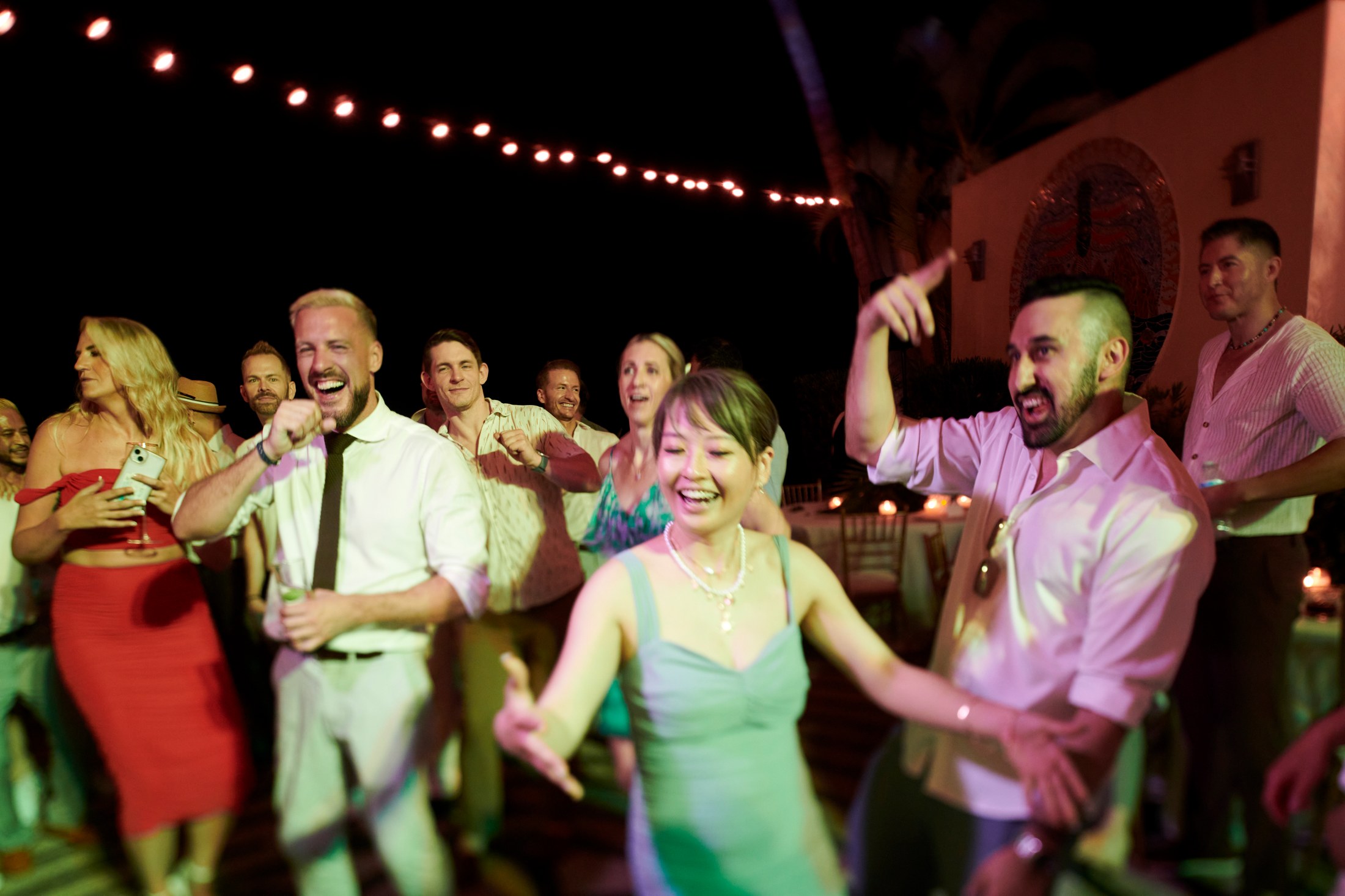 Fiesta de boda LGBTQ+ sobre el Pacífico en Puerto Vallarta — Anthony & Farzad — foto 70