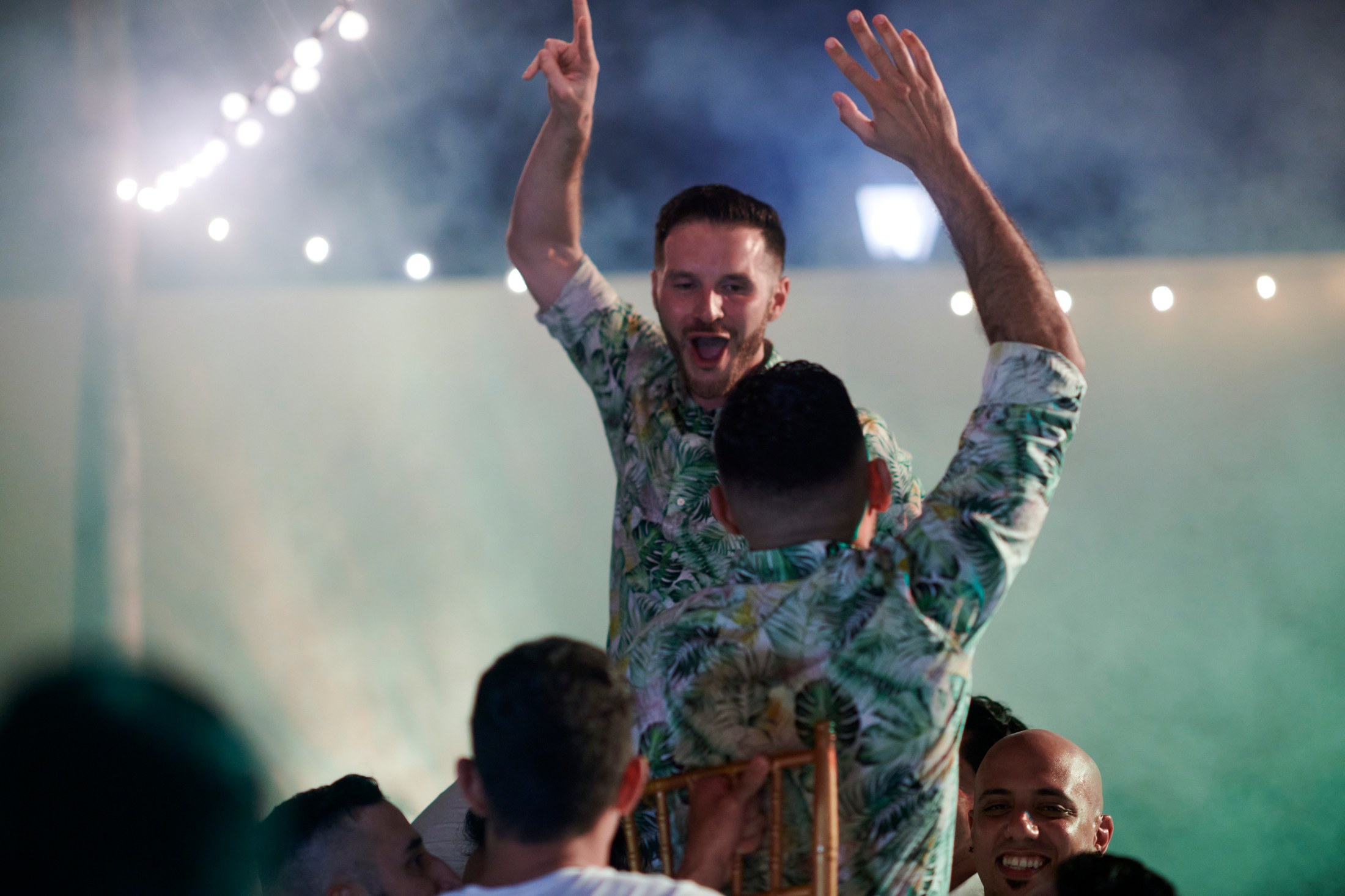 Fiesta de boda LGBTQ+ sobre el Pacífico en Puerto Vallarta — Anthony & Farzad — foto 101