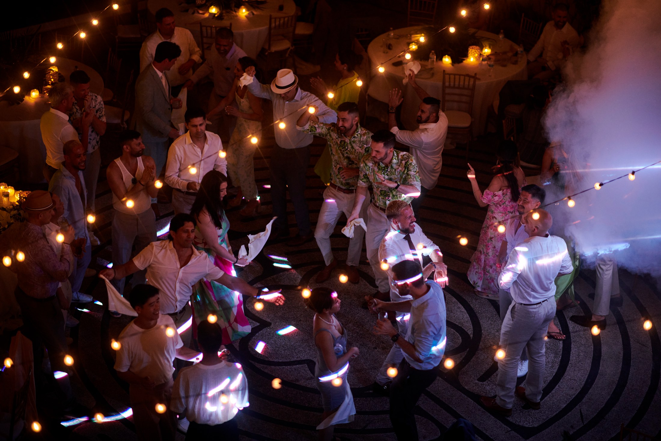 Fiesta de boda LGBTQ+ sobre el Pacífico en Puerto Vallarta — Anthony & Farzad — foto 105