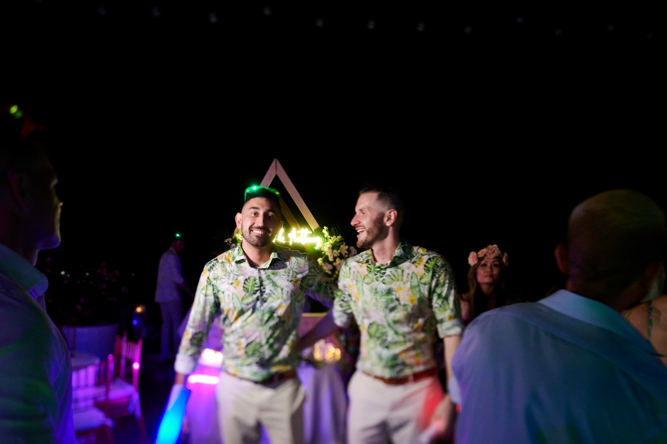 Fiesta de boda LGBTQ+ sobre el Pacífico en Puerto Vallarta — Anthony & Farzad — foto 111