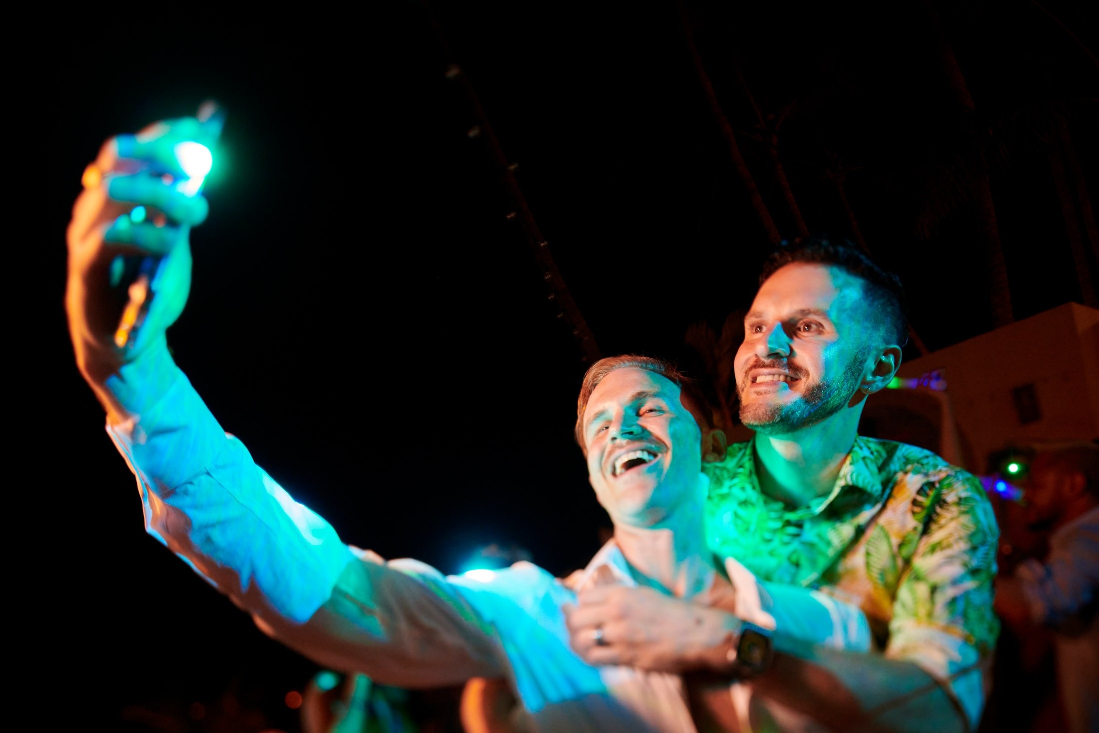 Fiesta de boda LGBTQ+ sobre el Pacífico en Puerto Vallarta — Anthony & Farzad — foto 113