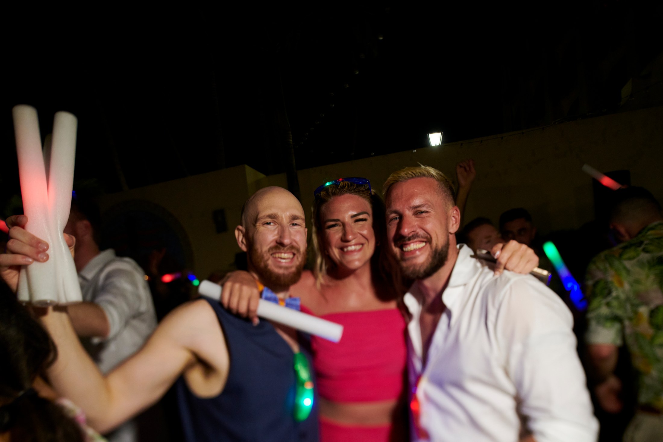 Fiesta de boda LGBTQ+ sobre el Pacífico en Puerto Vallarta — Anthony & Farzad — foto 115