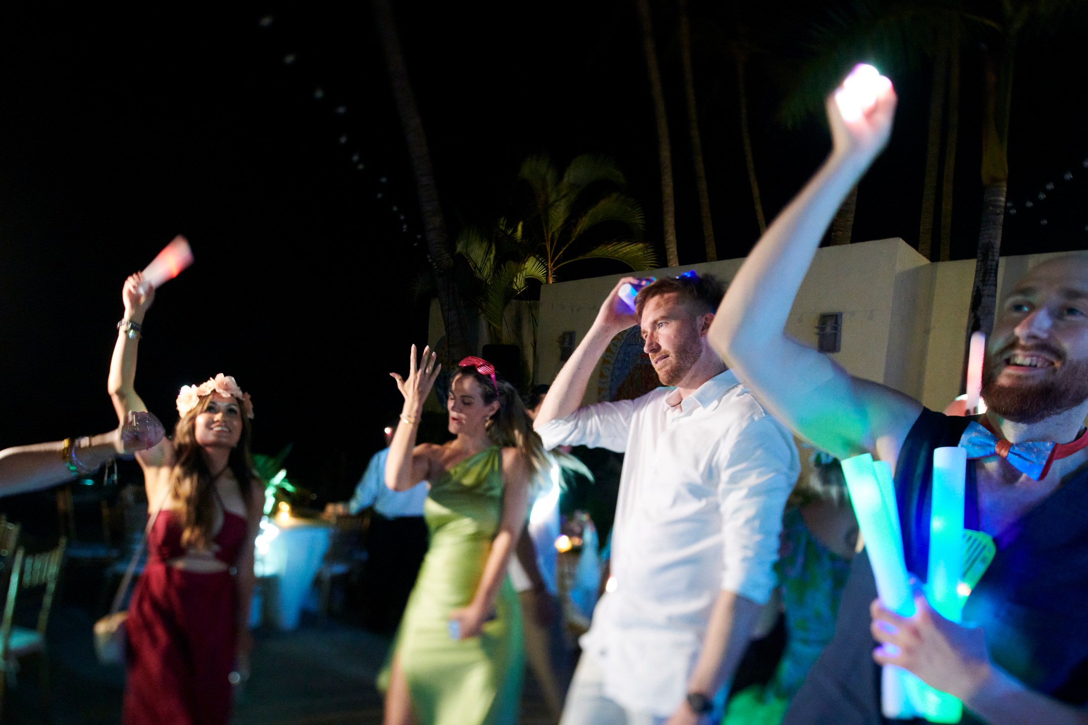 Fiesta de boda LGBTQ+ sobre el Pacífico en Puerto Vallarta — Anthony & Farzad — foto 117