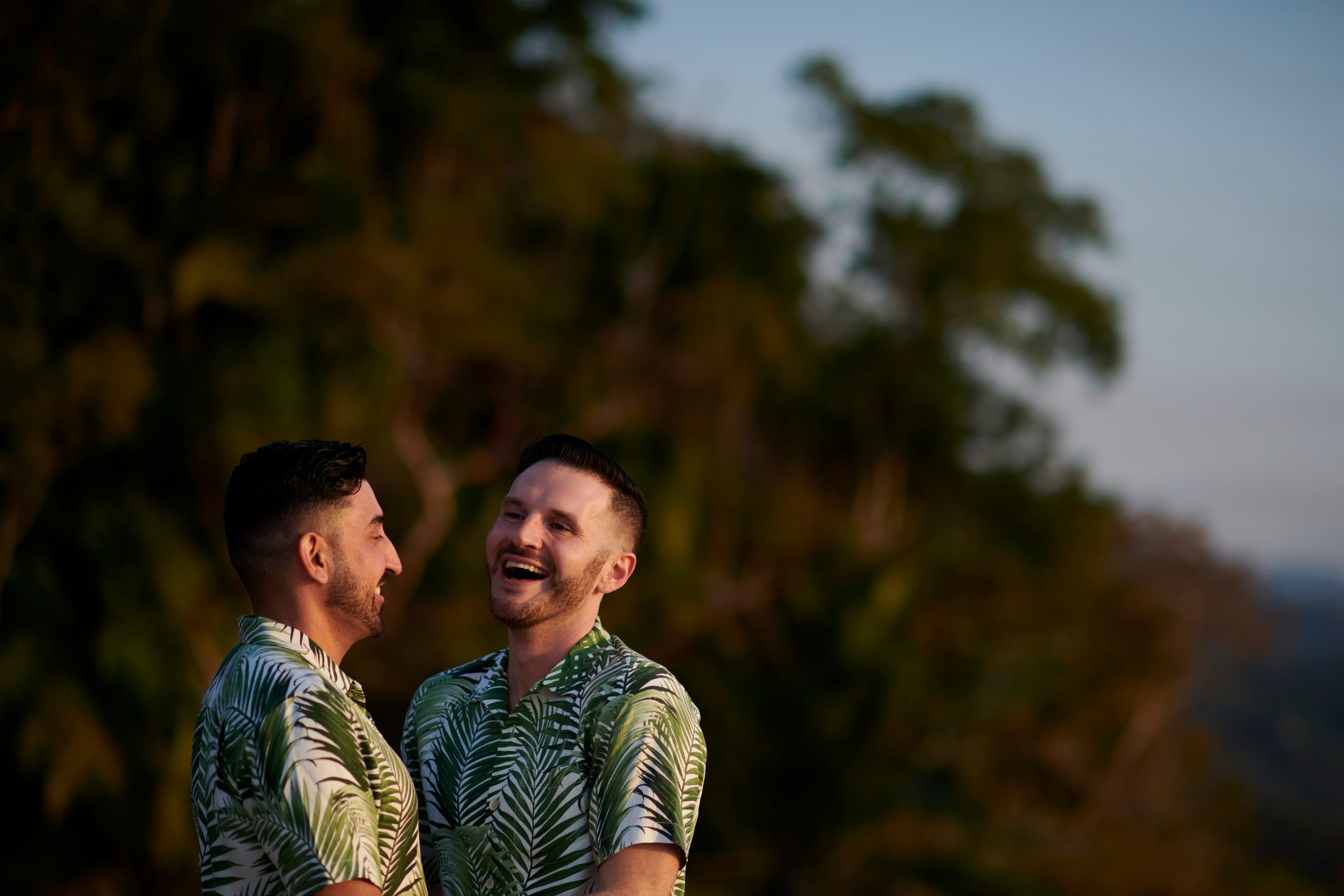Fiesta de bienvenida de una boda LGBTQ+ sobre la bahía de Banderas, Puerto Vallarta — Anthony & Farzad — foto 16