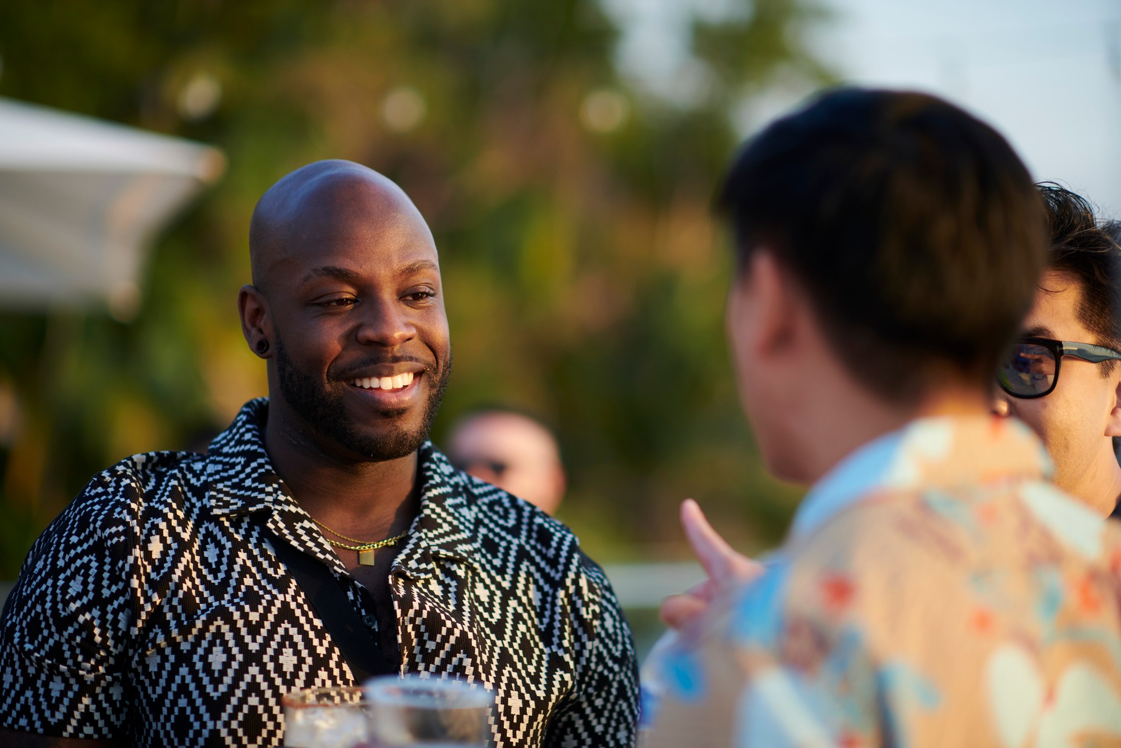 Fiesta de bienvenida de una boda LGBTQ+ sobre la bahía de Banderas, Puerto Vallarta — Anthony & Farzad — foto 18