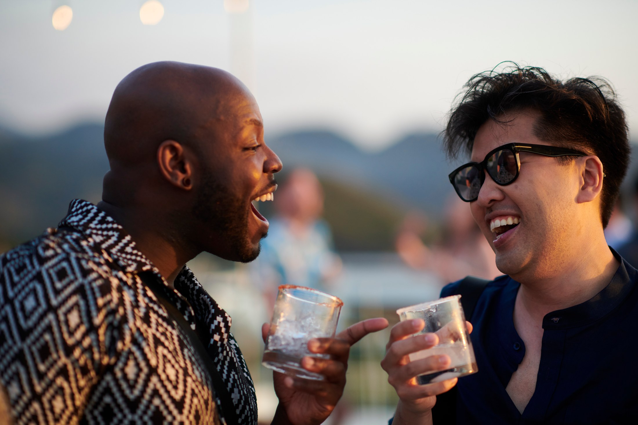 Fiesta de bienvenida de una boda LGBTQ+ sobre la bahía de Banderas, Puerto Vallarta — Anthony & Farzad — foto 25