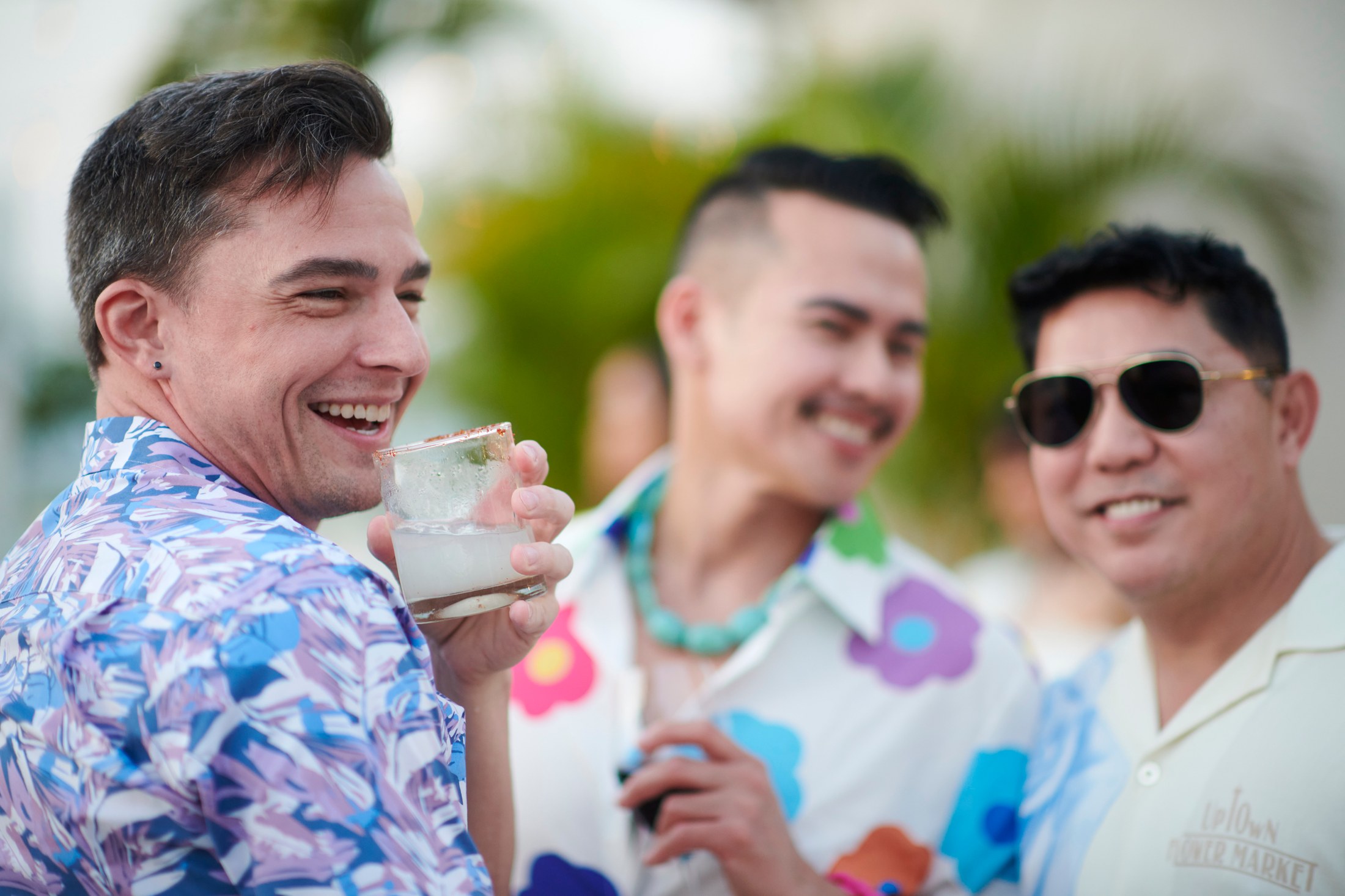 Fiesta de bienvenida de una boda LGBTQ+ sobre la bahía de Banderas, Puerto Vallarta — Anthony & Farzad — foto 33