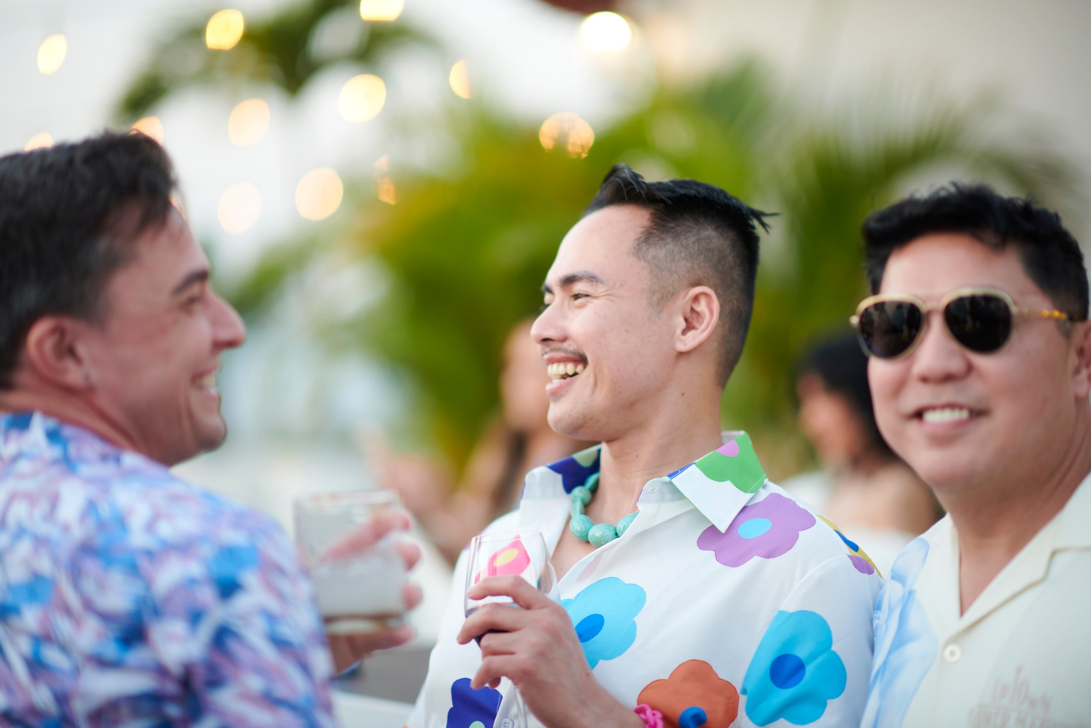 Fiesta de bienvenida de una boda LGBTQ+ sobre la bahía de Banderas, Puerto Vallarta — Anthony & Farzad — foto 34