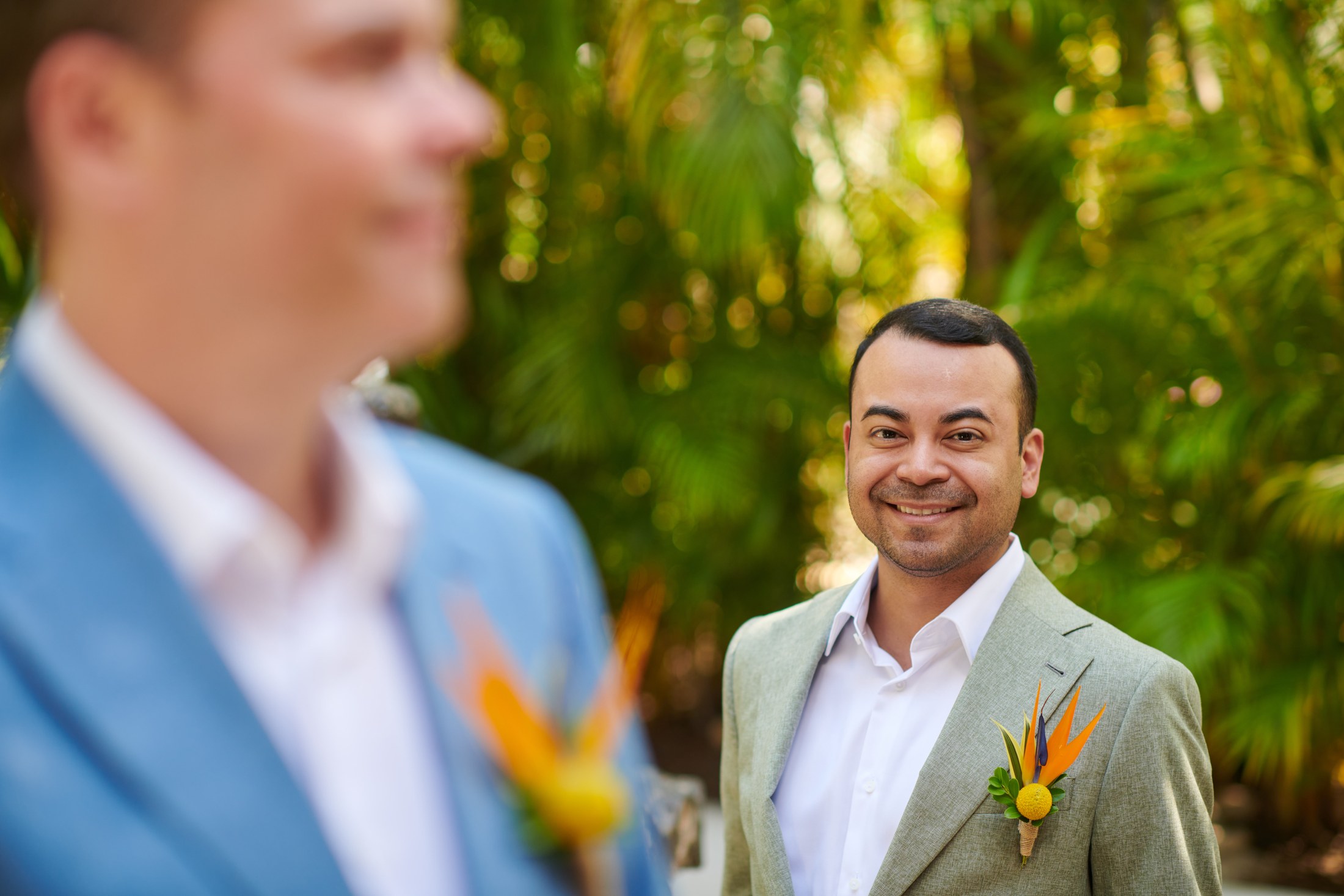 Invités et mariés avant un mariage LGBTQ+ à la Villa La Mansión, Puerto Vallarta — Mario & Keith — photo 6