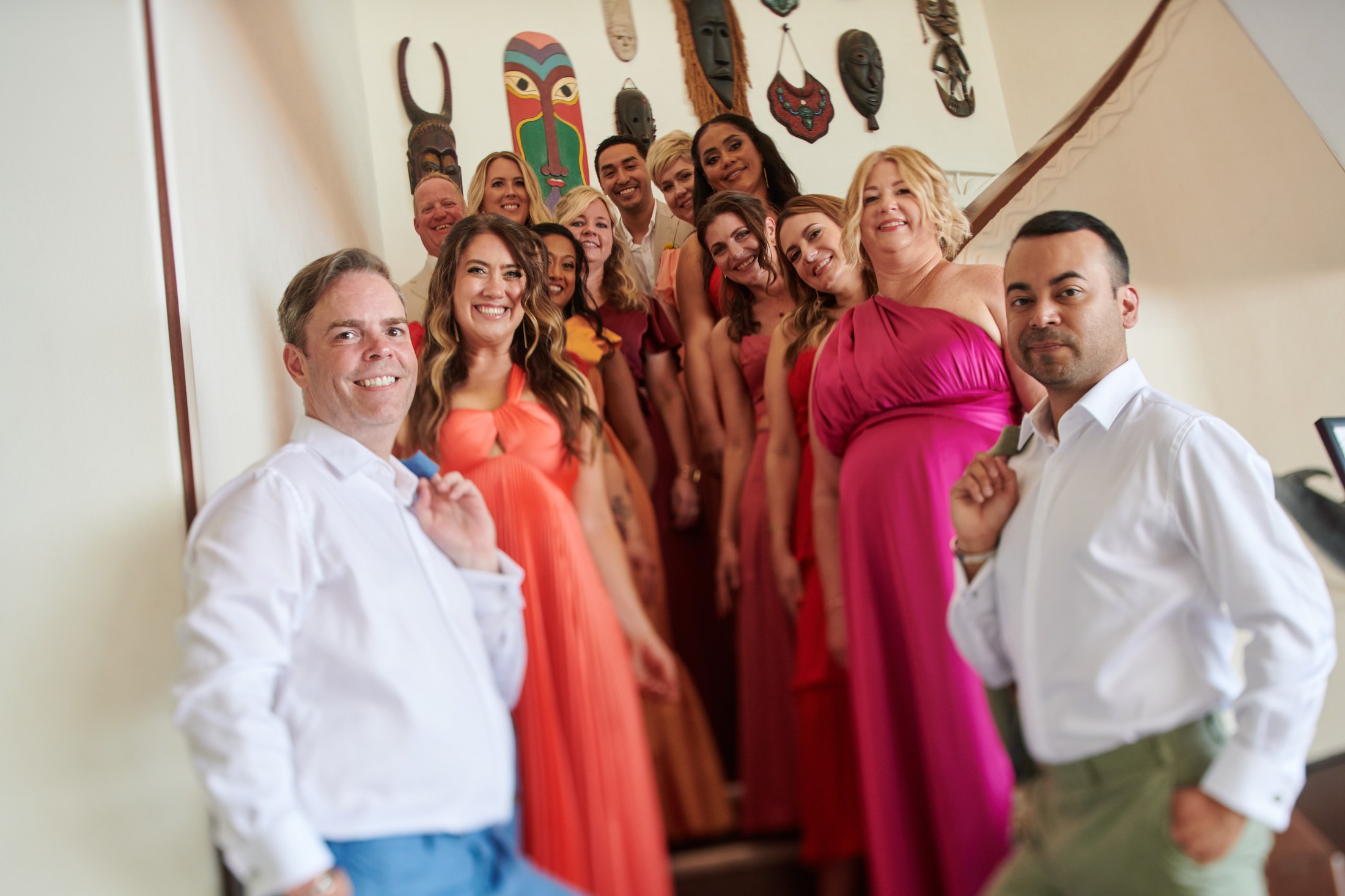 Invités et mariés avant un mariage LGBTQ+ à la Villa La Mansión, Puerto Vallarta — Mario & Keith — photo 11