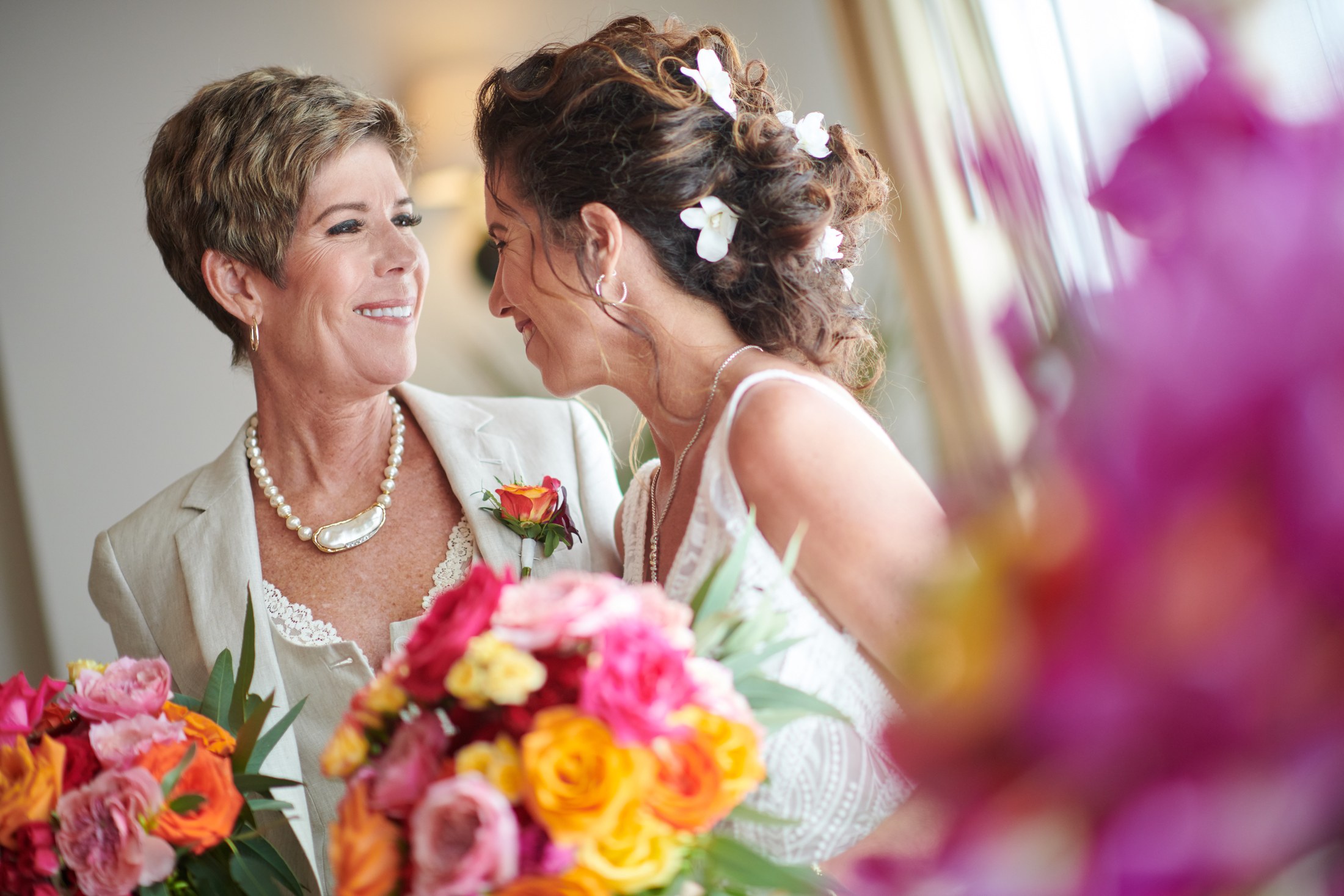 Ceremonia de boda entre mujeres en la playa del St. Regis Punta Mita — Michelle & Marina — foto 18