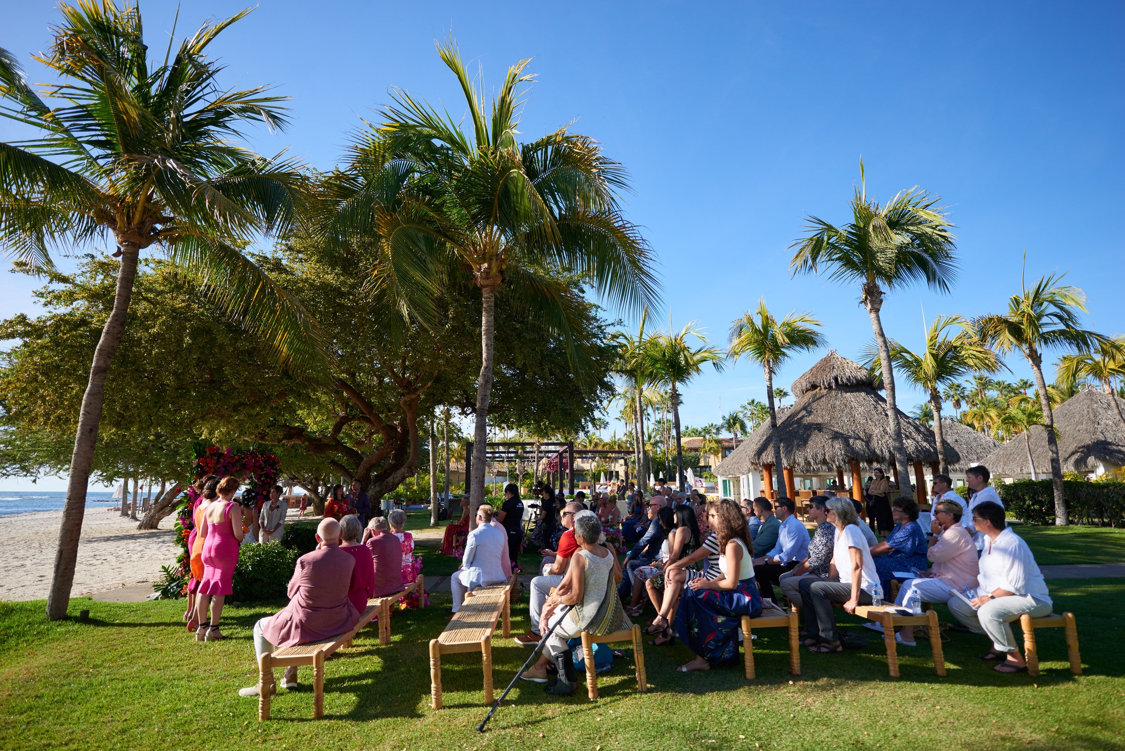 Ceremonia de boda entre mujeres en la playa del St. Regis Punta Mita — Michelle & Marina — foto 84