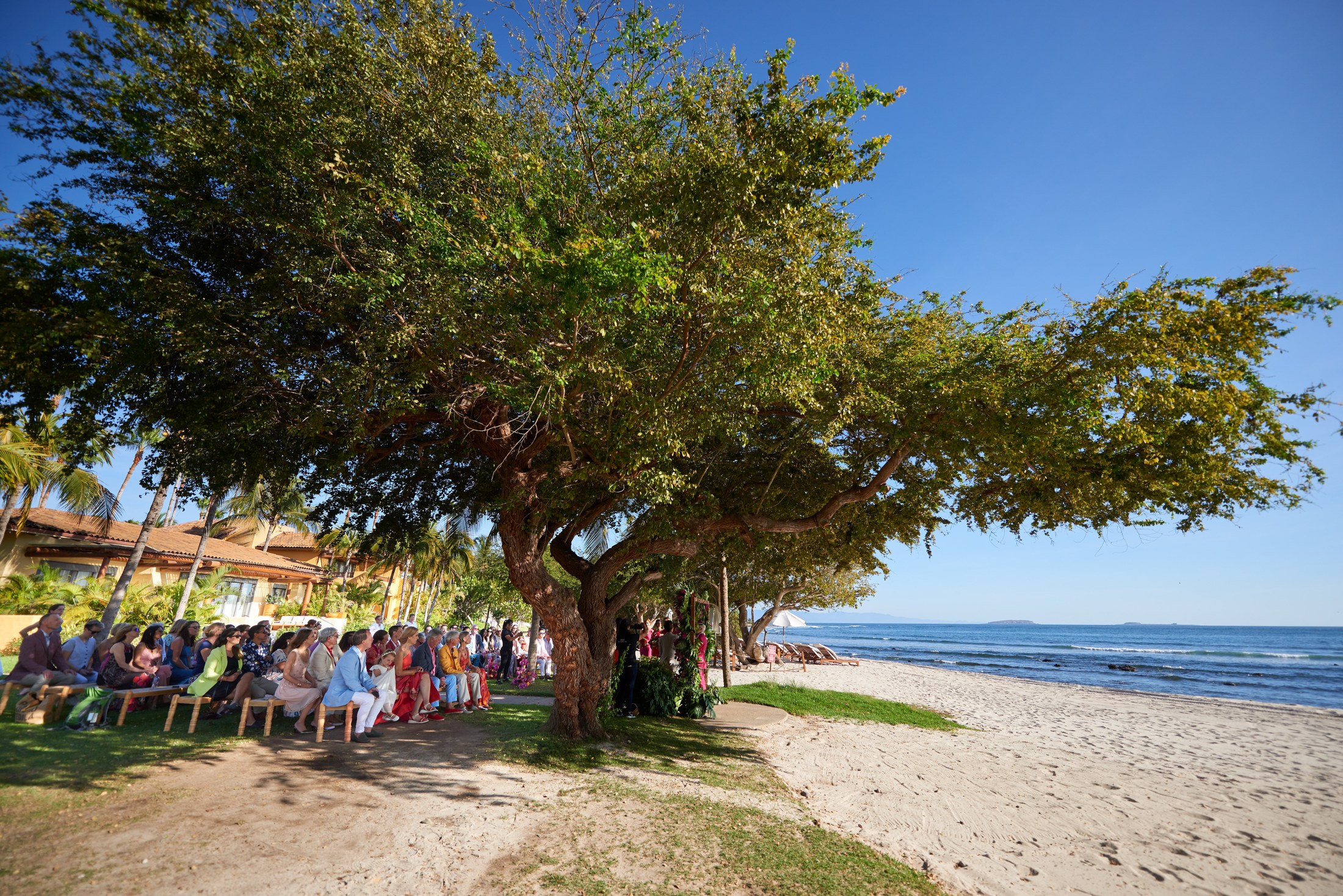 Ceremonia de boda entre mujeres en la playa del St. Regis Punta Mita — Michelle & Marina — foto 86