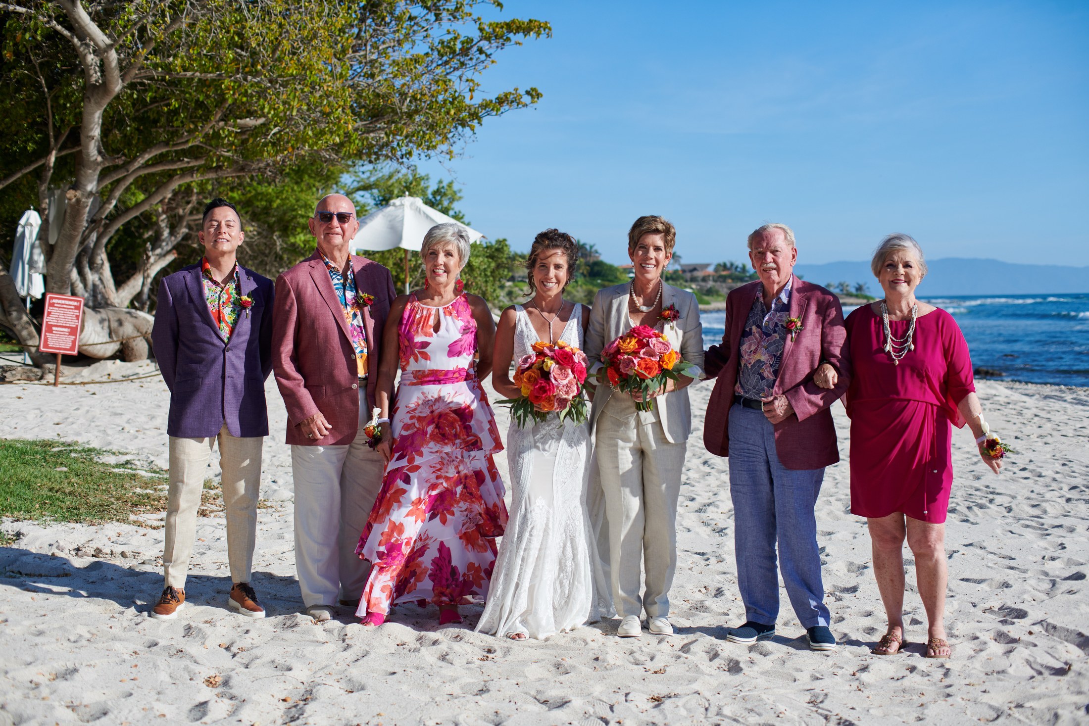 Ceremonia de boda entre mujeres en la playa del St. Regis Punta Mita — Michelle & Marina — foto 110