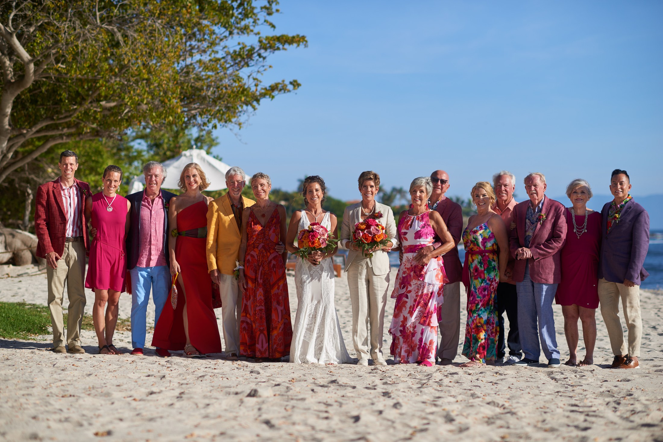 Ceremonia de boda entre mujeres en la playa del St. Regis Punta Mita — Michelle & Marina — foto 112