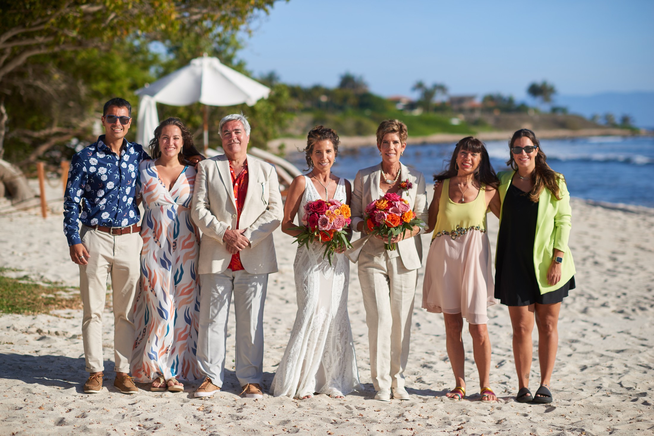 Ceremonia de boda entre mujeres en la playa del St. Regis Punta Mita — Michelle & Marina — foto 113