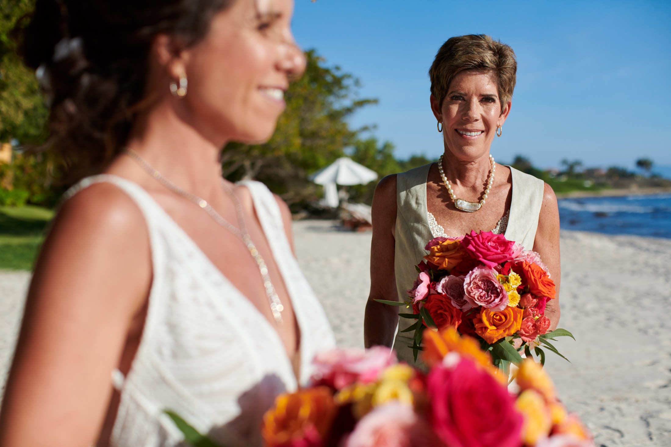 Ceremonia de boda entre mujeres en la playa del St. Regis Punta Mita — Michelle & Marina — foto 127