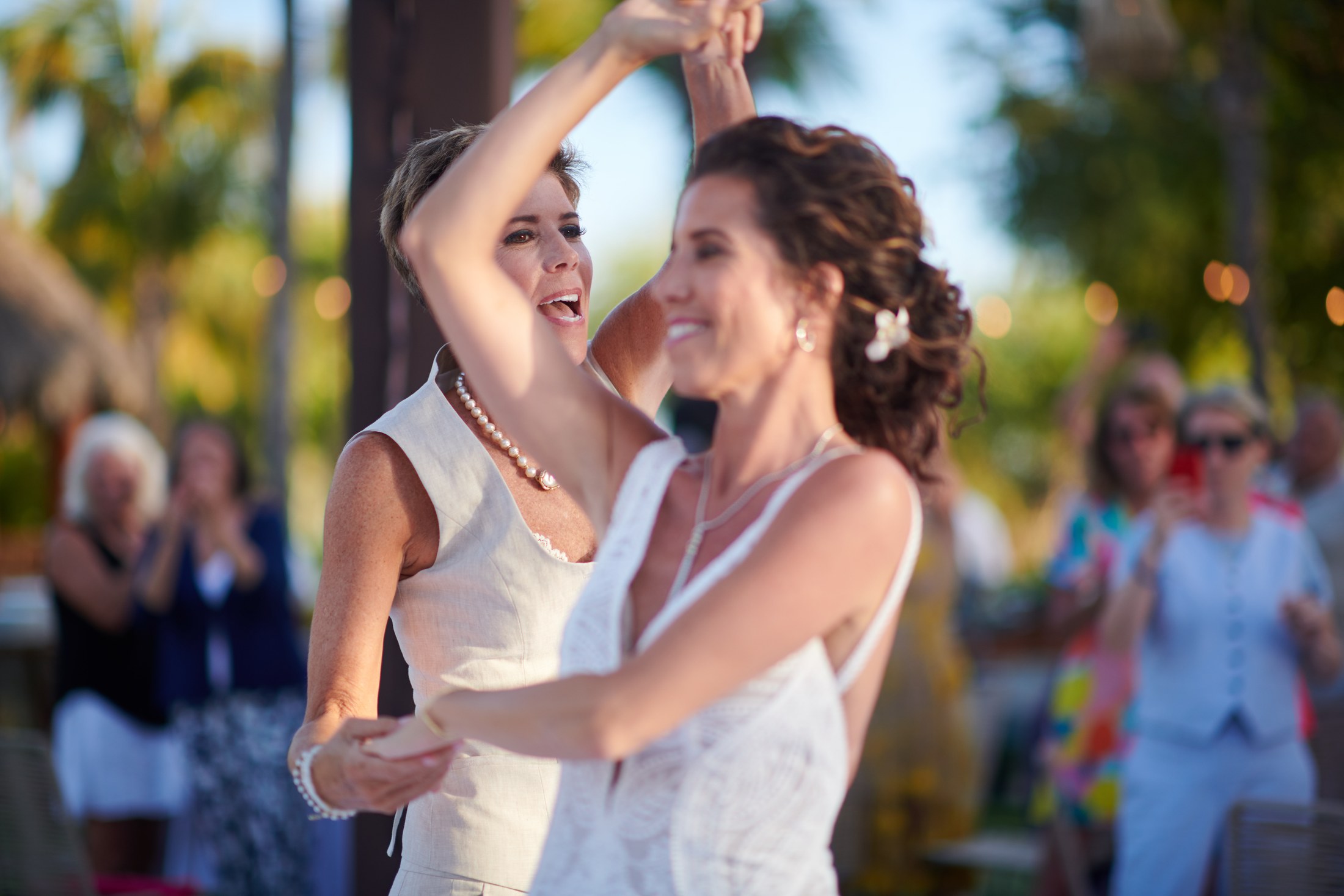Ceremonia de boda entre mujeres en la playa del St. Regis Punta Mita — Michelle & Marina — foto 186