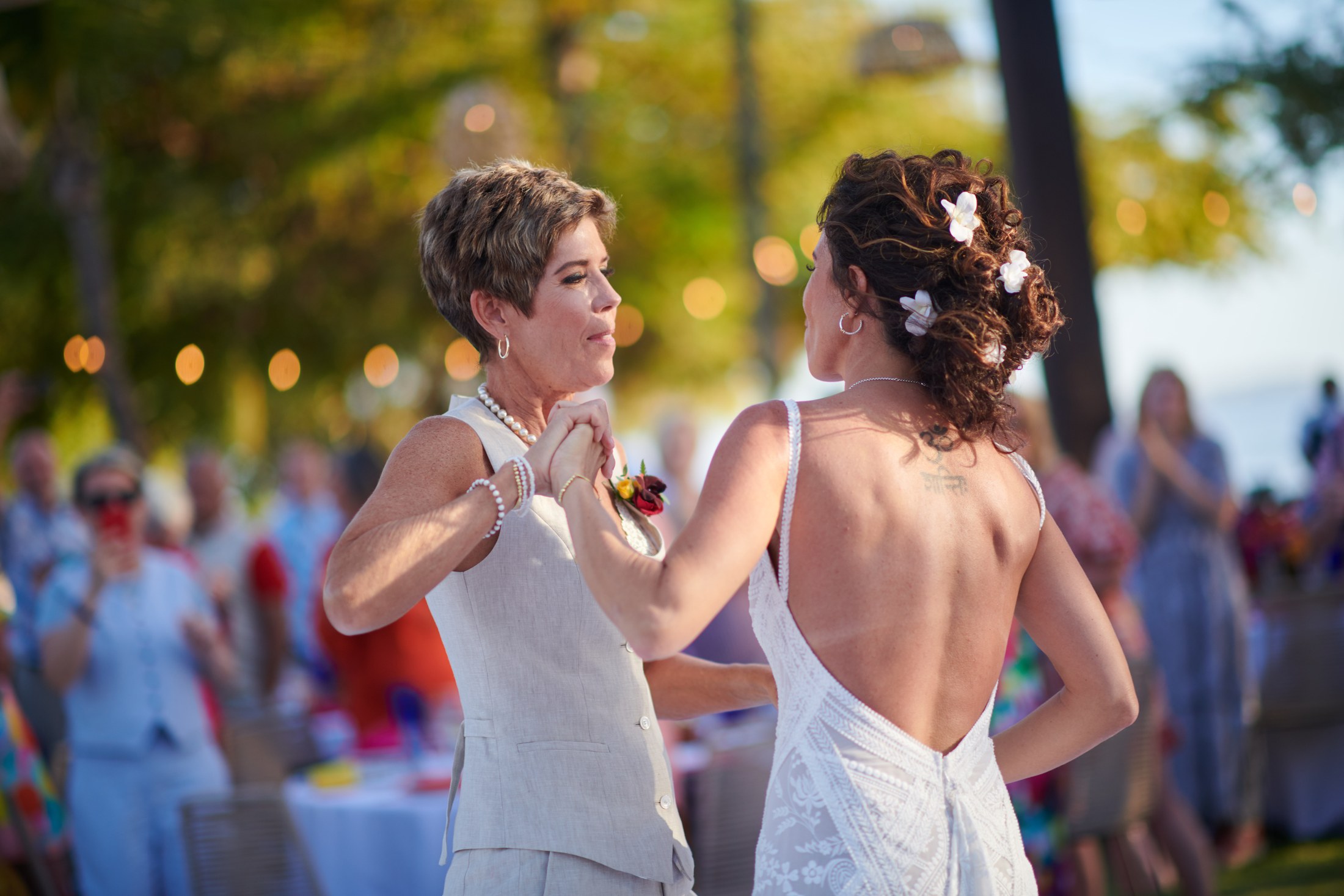 Ceremonia de boda entre mujeres en la playa del St. Regis Punta Mita — Michelle & Marina — foto 187