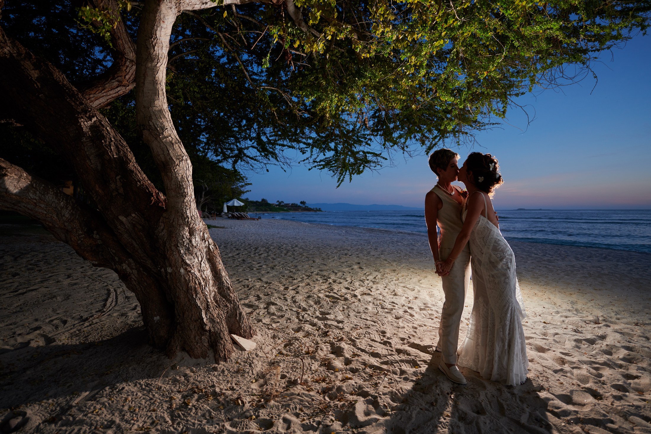 Ceremonia de boda entre mujeres en la playa del St. Regis Punta Mita — Michelle & Marina — foto 212