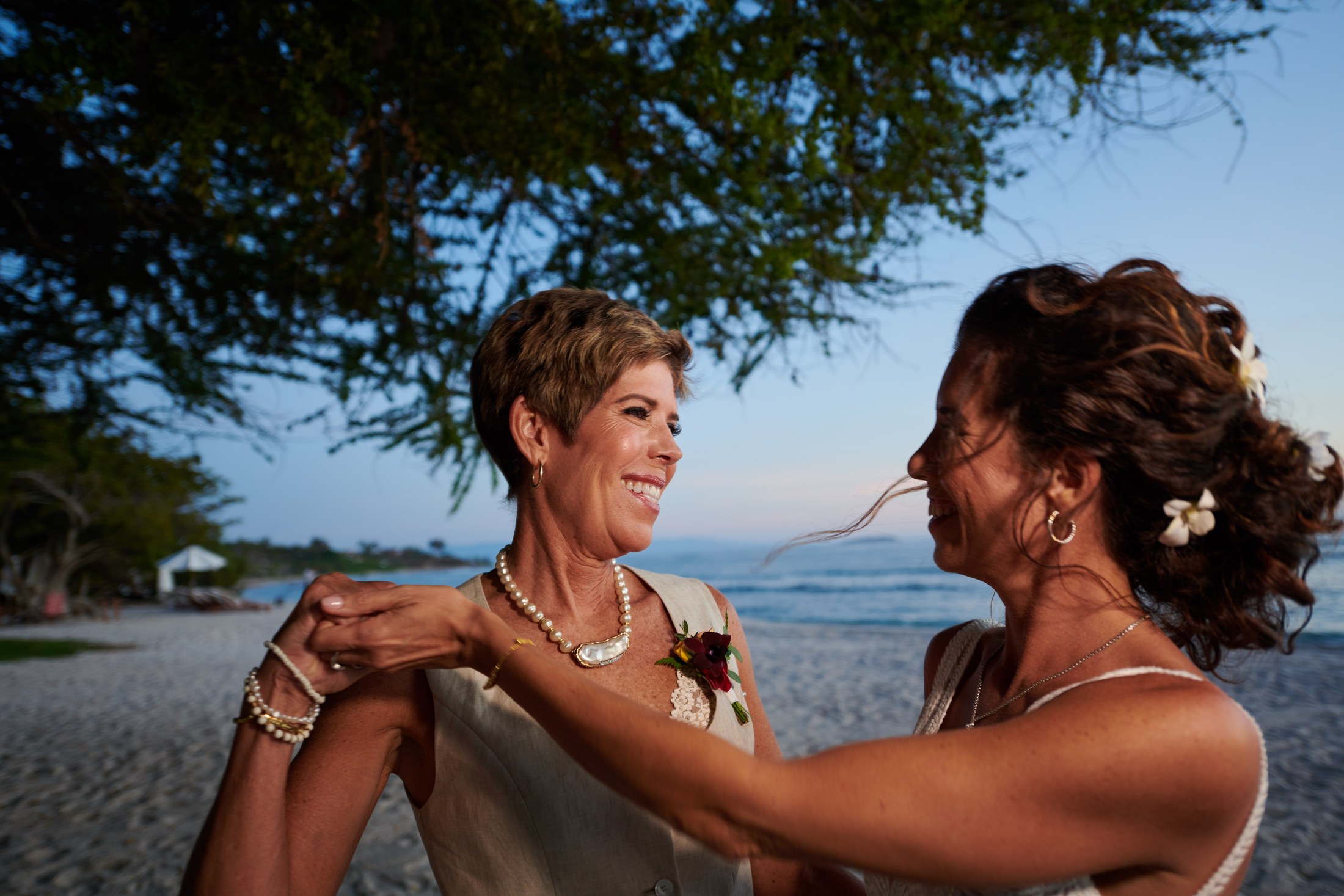 Ceremonia de boda entre mujeres en la playa del St. Regis Punta Mita — Michelle & Marina — foto 215